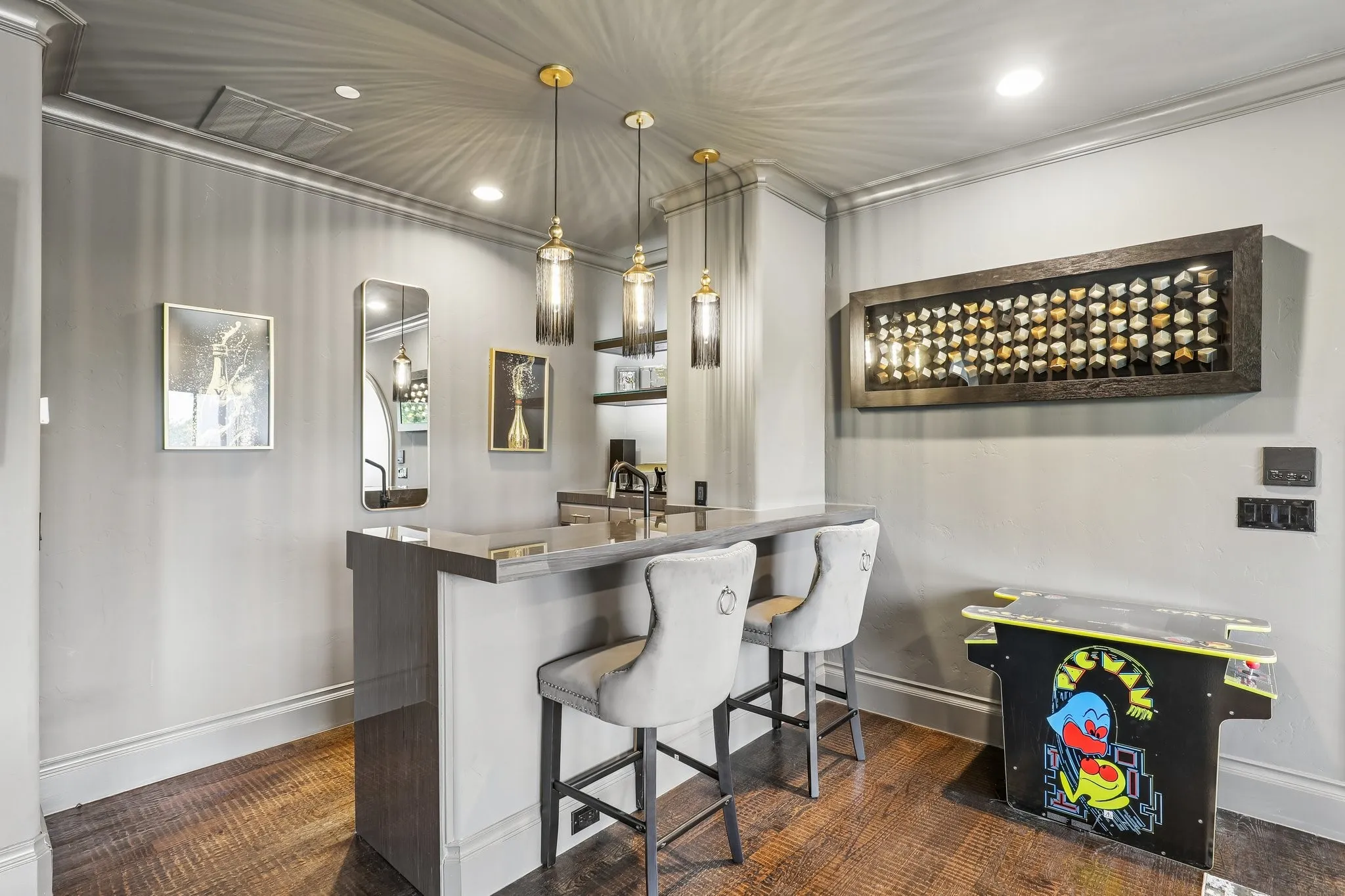Gameroom with Bar