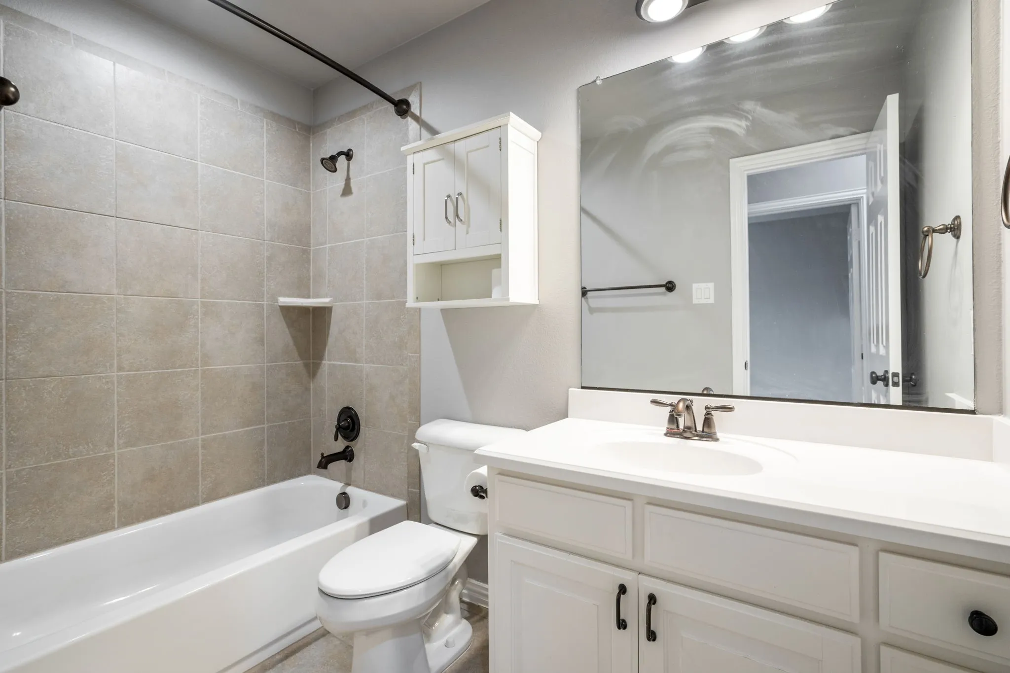 Single Family Residence For Sale in Collin County , 13696 Thornton Drive, Frisco, Texas 75035, 4 Bedroom, 4 Bathroom, 3 Garage spaces, 3,800 Sqft, built in 2011, Preowned, mls#21240692, Real Estate Agent in Frisco, Homes For Sale in Collin county, Homes For Sale in Frisco, Realtor in Frisco Texas, Real Estate Brokerage Independent Realty Texas, Luminita Cordes Realtor