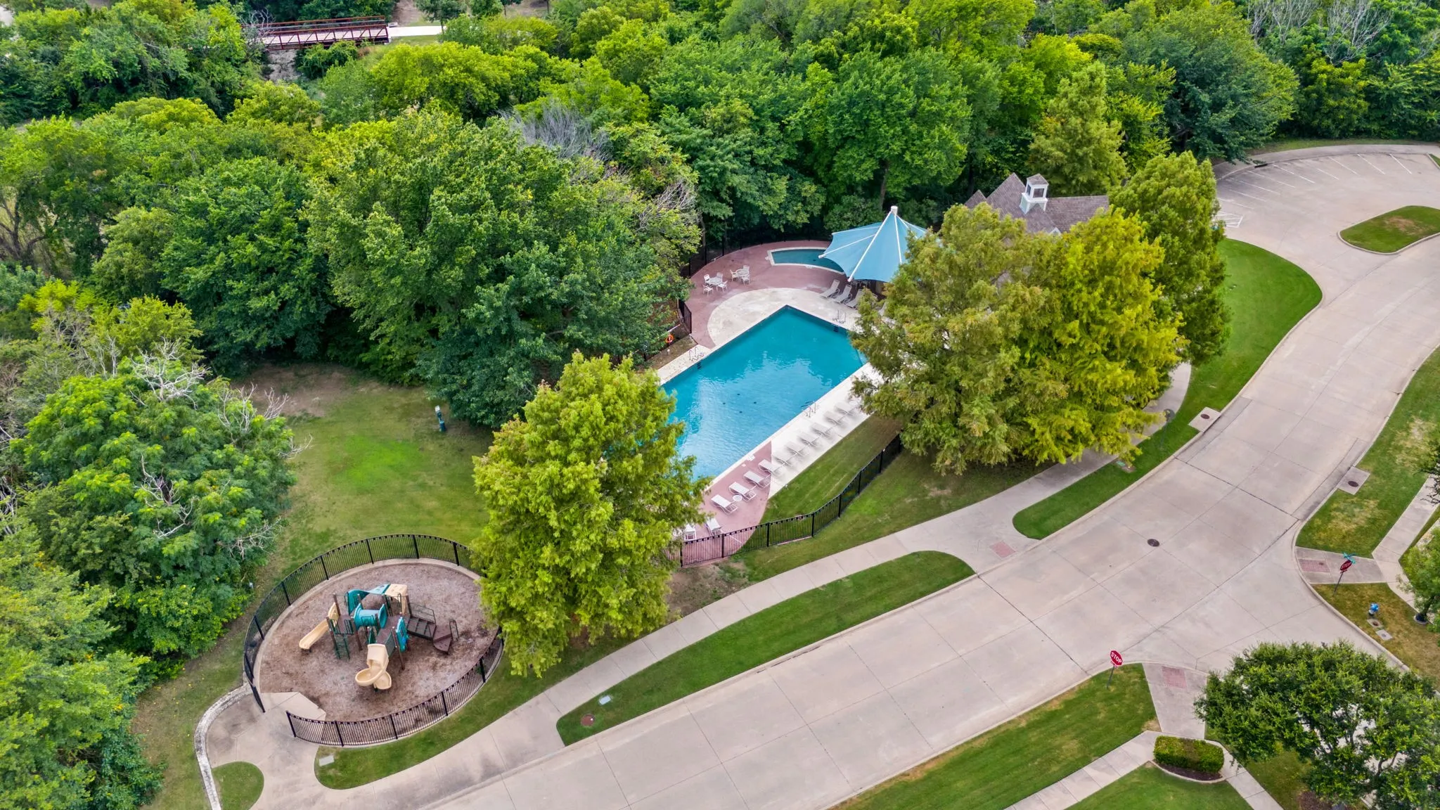 Single Family Residence For Sale in Collin County , 13696 Thornton Drive, Frisco, Texas 75035, 4 Bedroom, 4 Bathroom, 3 Garage spaces, 3,800 Sqft, built in 2011, Preowned, mls#21240692, Real Estate Agent in Frisco, Homes For Sale in Collin county, Homes For Sale in Frisco, Realtor in Frisco Texas, Real Estate Brokerage Independent Realty Texas, Luminita Cordes Realtor