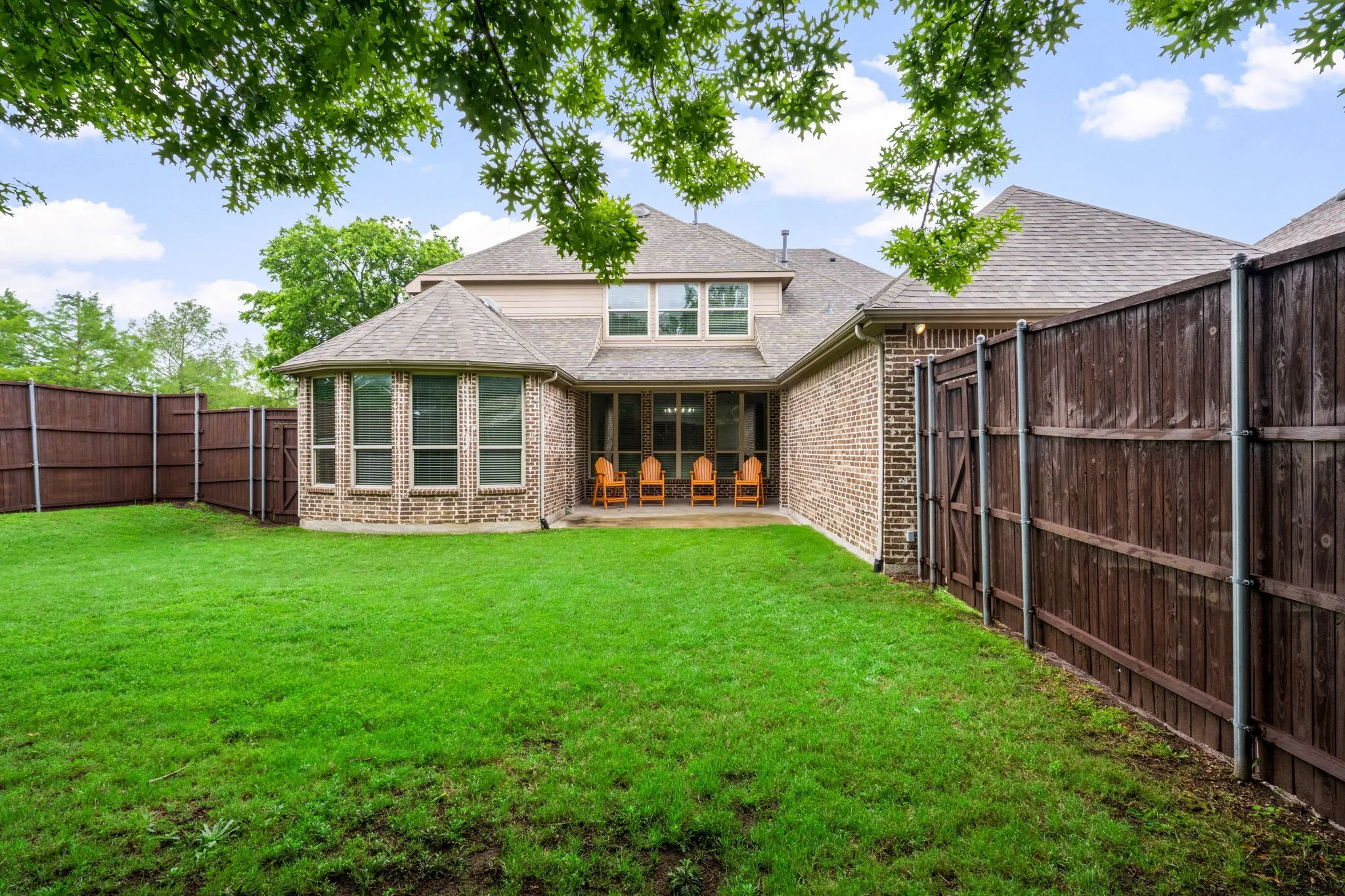 Single Family Residence For Sale in Collin County , 13696 Thornton Drive, Frisco, Texas 75035, 4 Bedroom, 4 Bathroom, 3 Garage spaces, 3,800 Sqft, built in 2011, Preowned, mls#21240692, Real Estate Agent in Frisco, Homes For Sale in Collin county, Homes For Sale in Frisco, Realtor in Frisco Texas, Real Estate Brokerage Independent Realty Texas, Luminita Cordes Realtor