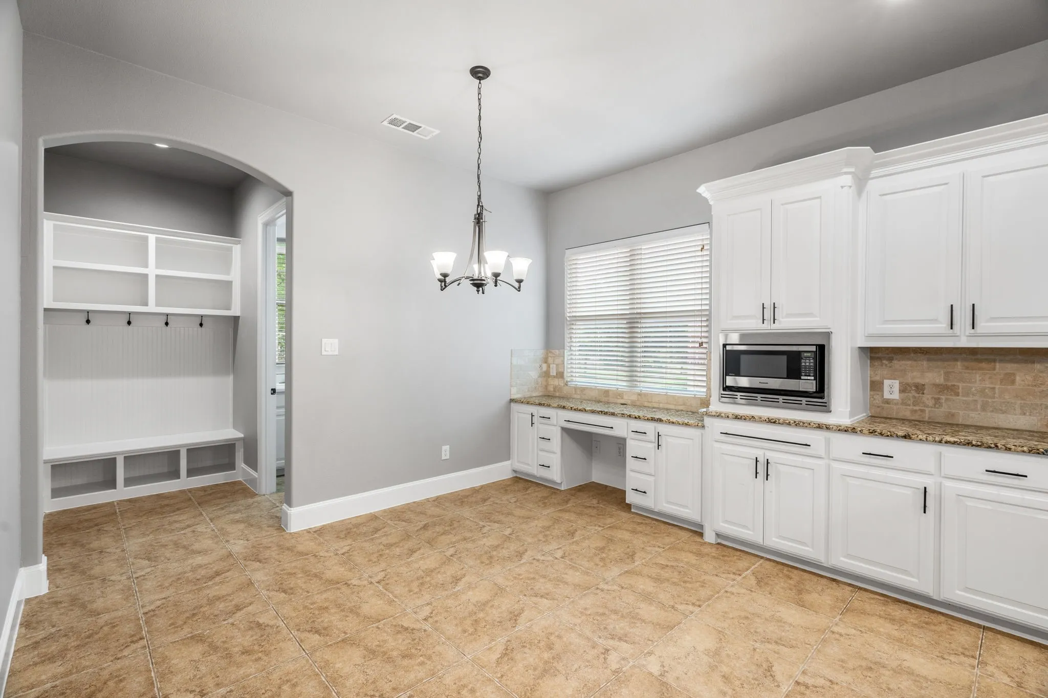 Single Family Residence For Sale in Collin County , 13696 Thornton Drive, Frisco, Texas 75035, 4 Bedroom, 4 Bathroom, 3 Garage spaces, 3,800 Sqft, built in 2011, Preowned, mls#21240692, Real Estate Agent in Frisco, Homes For Sale in Collin county, Homes For Sale in Frisco, Realtor in Frisco Texas, Real Estate Brokerage Independent Realty Texas, Luminita Cordes Realtor