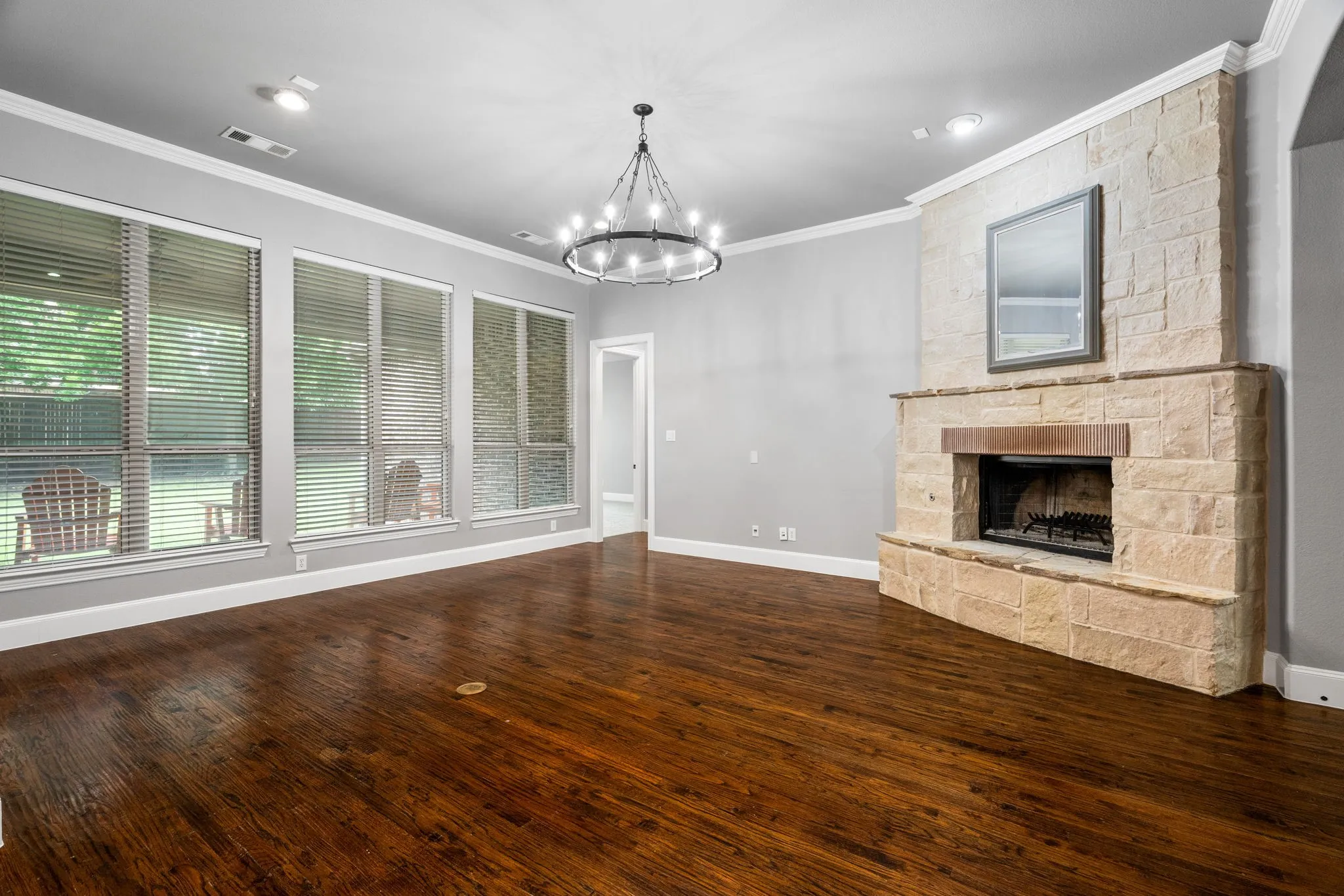 Single Family Residence For Sale in Collin County , 13696 Thornton Drive, Frisco, Texas 75035, 4 Bedroom, 4 Bathroom, 3 Garage spaces, 3,800 Sqft, built in 2011, Preowned, mls#21240692, Real Estate Agent in Frisco, Homes For Sale in Collin county, Homes For Sale in Frisco, Realtor in Frisco Texas, Real Estate Brokerage Independent Realty Texas, Luminita Cordes Realtor