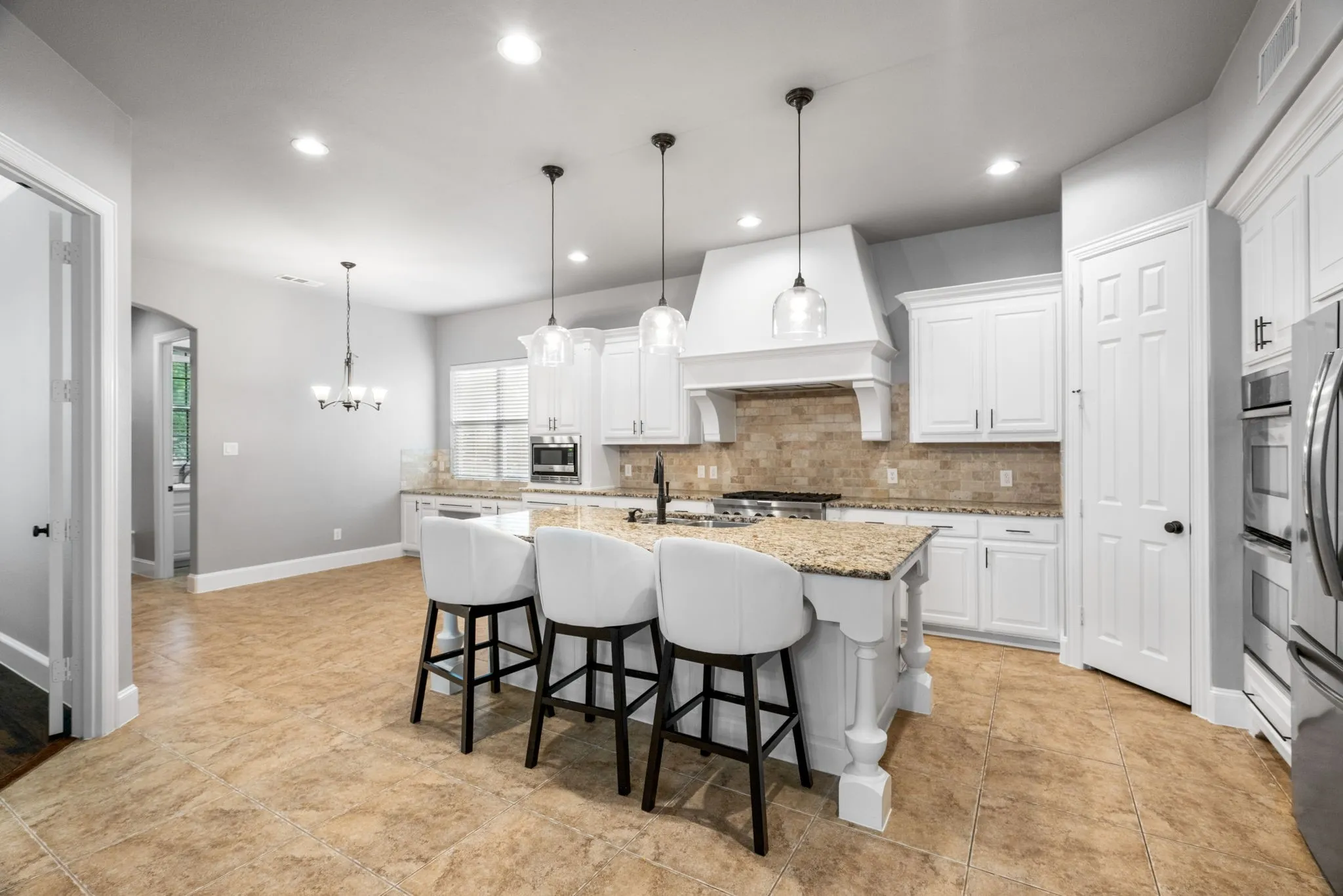 Single Family Residence For Sale in Collin County , 13696 Thornton Drive, Frisco, Texas 75035, 4 Bedroom, 4 Bathroom, 3 Garage spaces, 3,800 Sqft, built in 2011, Preowned, mls#21240692, Real Estate Agent in Frisco, Homes For Sale in Collin county, Homes For Sale in Frisco, Realtor in Frisco Texas, Real Estate Brokerage Independent Realty Texas, Luminita Cordes Realtor