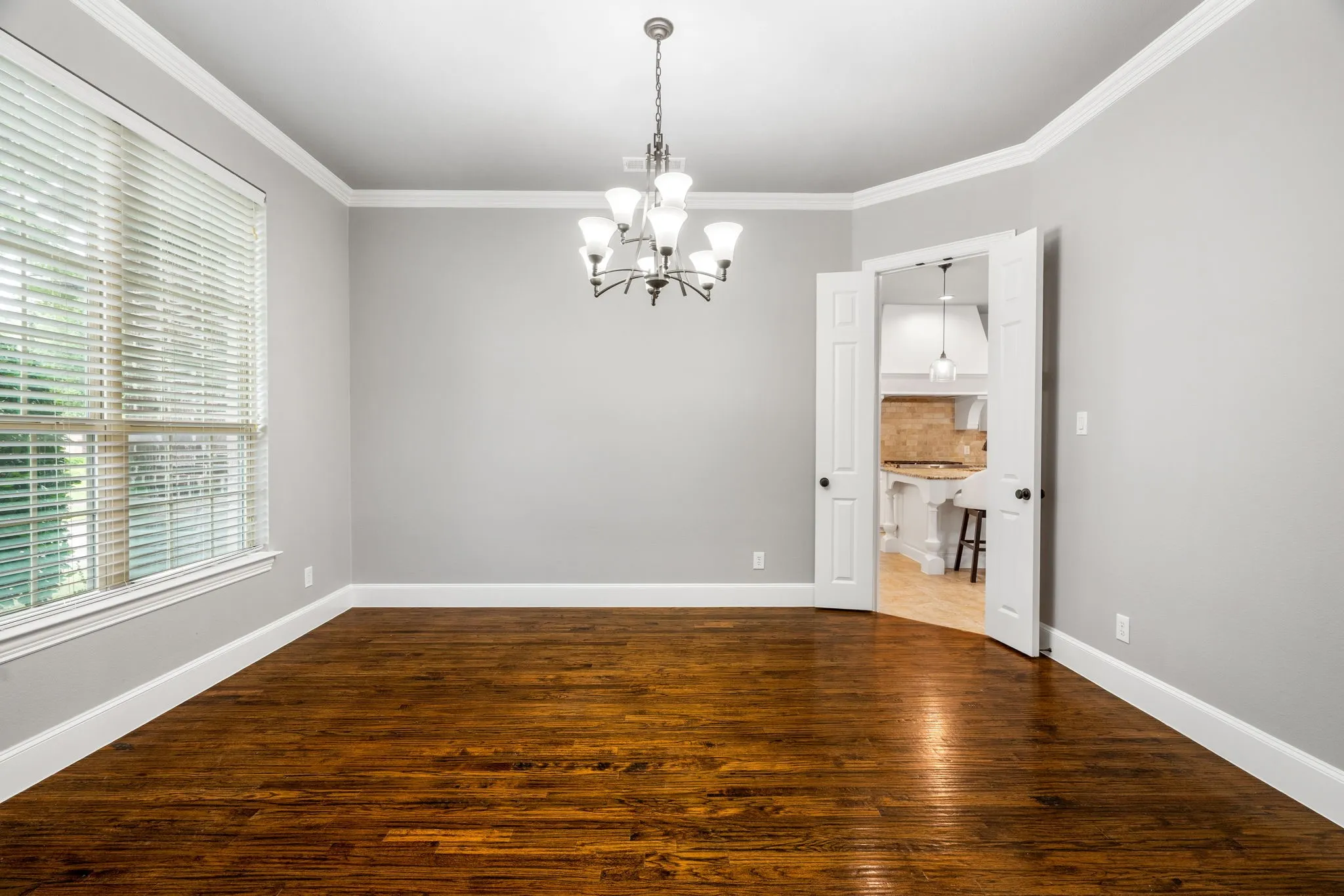 Single Family Residence For Sale in Collin County , 13696 Thornton Drive, Frisco, Texas 75035, 4 Bedroom, 4 Bathroom, 3 Garage spaces, 3,800 Sqft, built in 2011, Preowned, mls#21240692, Real Estate Agent in Frisco, Homes For Sale in Collin county, Homes For Sale in Frisco, Realtor in Frisco Texas, Real Estate Brokerage Independent Realty Texas, Luminita Cordes Realtor