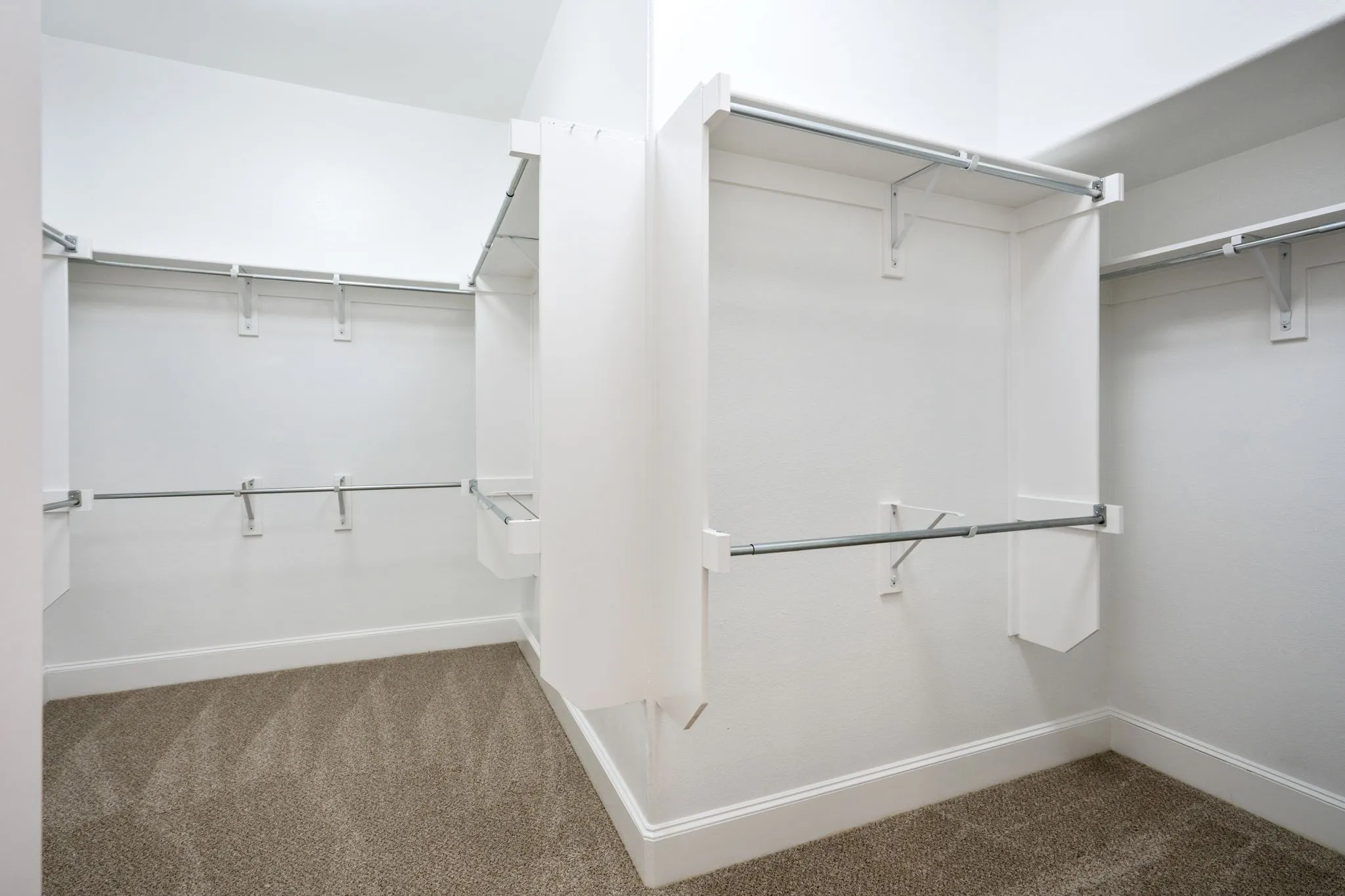 Single Family Residence For Sale in Collin County , 13696 Thornton Drive, Frisco, Texas 75035, 4 Bedroom, 4 Bathroom, 3 Garage spaces, 3,800 Sqft, built in 2011, Preowned, mls#21240692, Real Estate Agent in Frisco, Homes For Sale in Collin county, Homes For Sale in Frisco, Realtor in Frisco Texas, Real Estate Brokerage Independent Realty Texas, Luminita Cordes Realtor