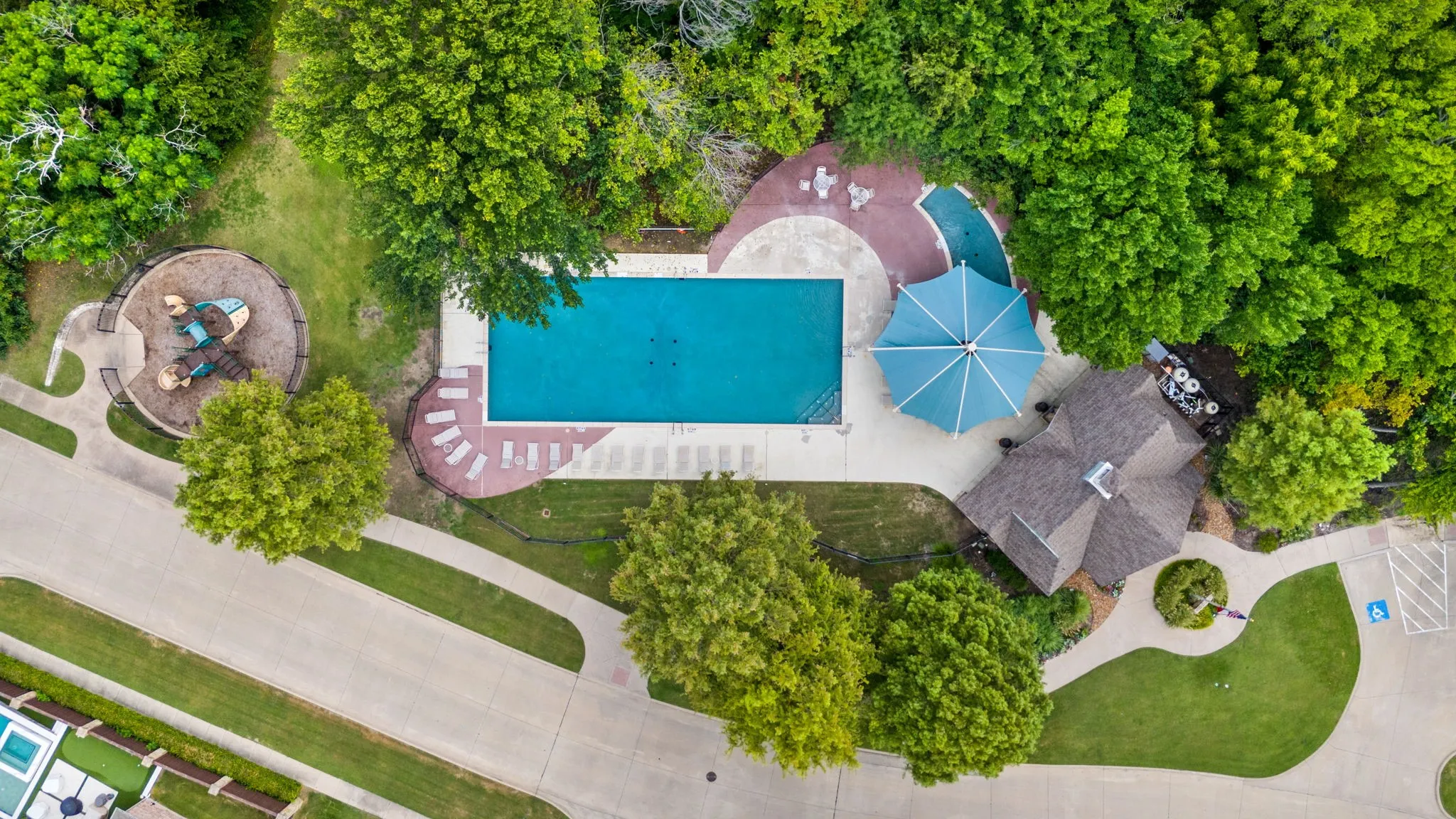 Single Family Residence For Sale in Collin County , 13696 Thornton Drive, Frisco, Texas 75035, 4 Bedroom, 4 Bathroom, 3 Garage spaces, 3,800 Sqft, built in 2011, Preowned, mls#21240692, Real Estate Agent in Frisco, Homes For Sale in Collin county, Homes For Sale in Frisco, Realtor in Frisco Texas, Real Estate Brokerage Independent Realty Texas, Luminita Cordes Realtor