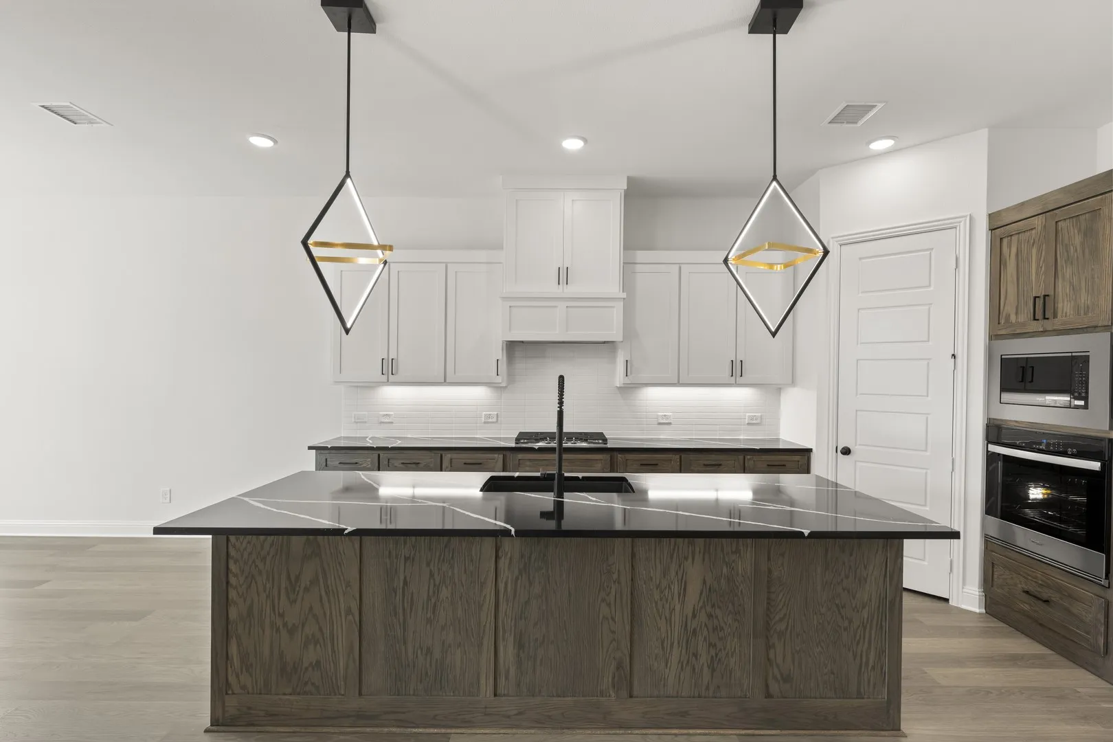 13. 1725 Hillside - Kitchen