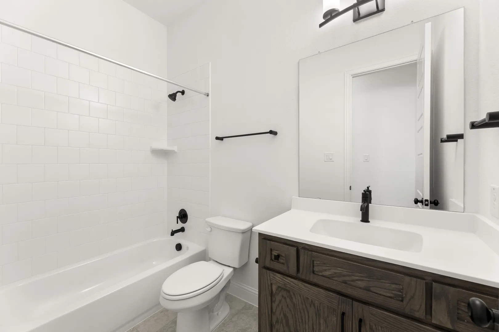 06. 1725 Hillside - 2ND Bath