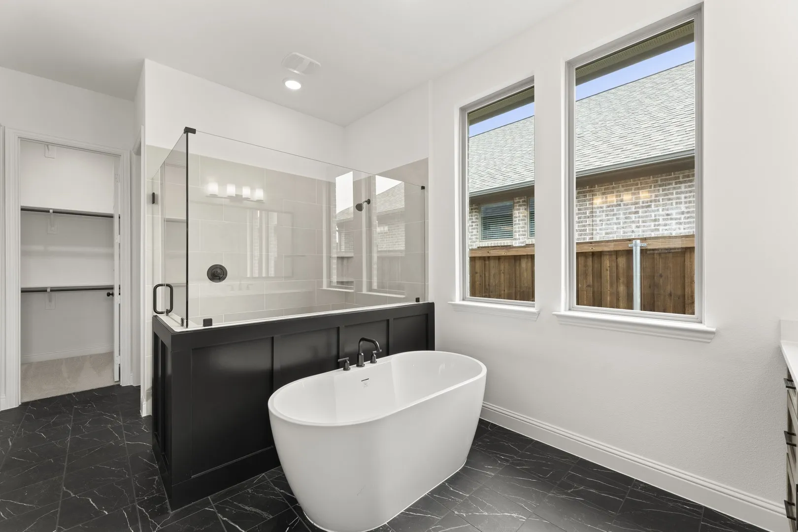 21. 1725 Hillside - Bath (2)