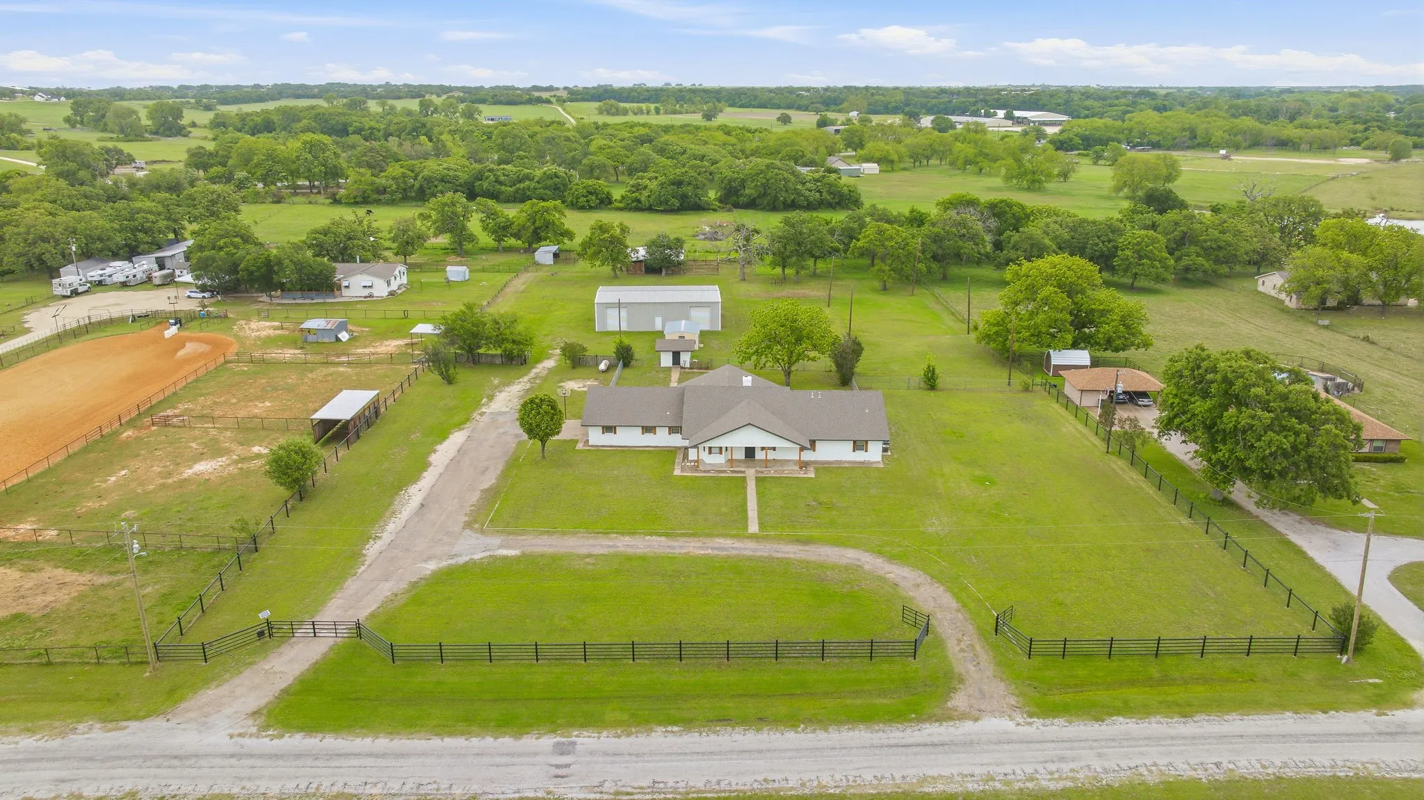 Single Family Residence For Sale in Erath County , 621 County Road 484, Stephenville, Texas 76401, 4 Bedroom, 3 Bathroom, 2 Garage spaces, 2,616 Sqft, built in 1979, Preowned, mls#21250844, Real Estate Agent in Stephenville, Homes For Sale in Erath county, Homes For Sale in Stephenville, Realtor in Stephenville Texas, Real Estate Brokerage Independent Realty Texas, Luminita Cordes Realtor
