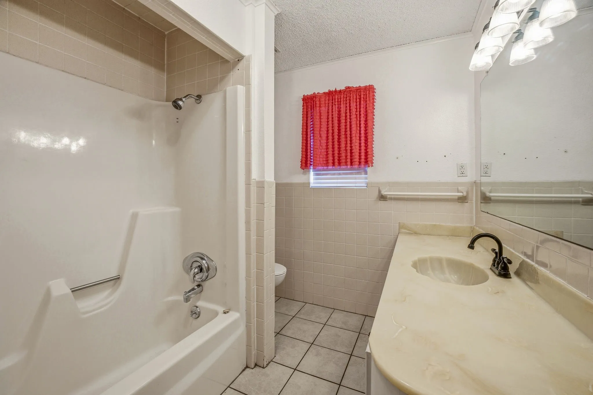 Single Family Residence For Sale in Erath County , 621 County Road 484, Stephenville, Texas 76401, 4 Bedroom, 3 Bathroom, 2 Garage spaces, 2,616 Sqft, built in 1979, Preowned, mls#21250844, Real Estate Agent in Stephenville, Homes For Sale in Erath county, Homes For Sale in Stephenville, Realtor in Stephenville Texas, Real Estate Brokerage Independent Realty Texas, Luminita Cordes Realtor