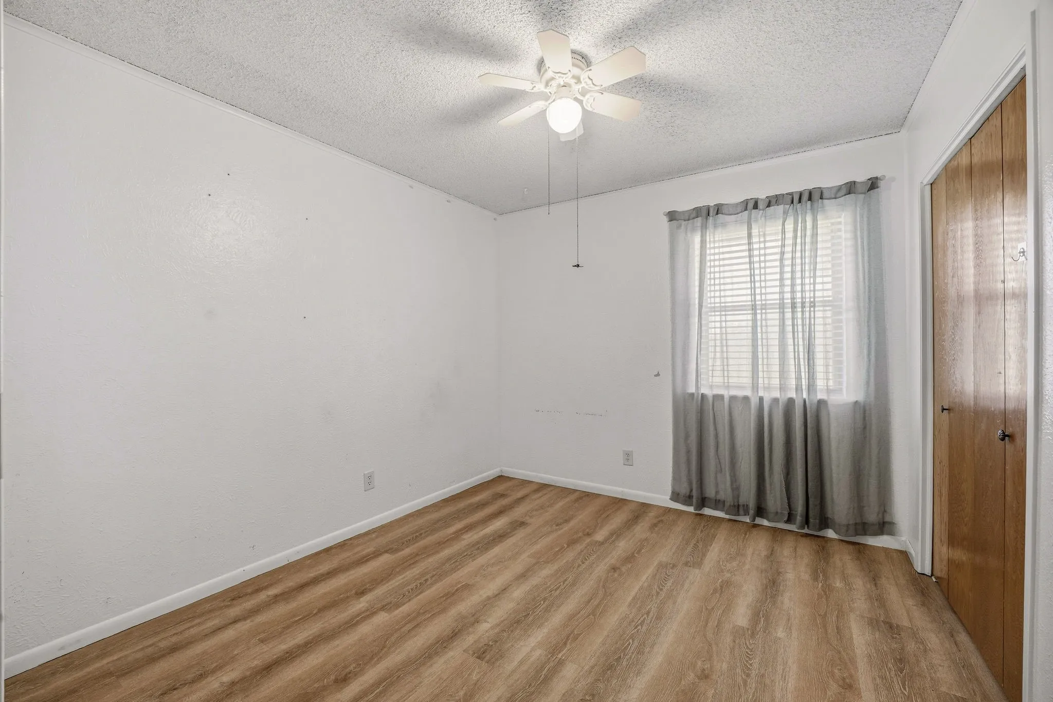 Single Family Residence For Sale in Erath County , 621 County Road 484, Stephenville, Texas 76401, 4 Bedroom, 3 Bathroom, 2 Garage spaces, 2,616 Sqft, built in 1979, Preowned, mls#21250844, Real Estate Agent in Stephenville, Homes For Sale in Erath county, Homes For Sale in Stephenville, Realtor in Stephenville Texas, Real Estate Brokerage Independent Realty Texas, Luminita Cordes Realtor