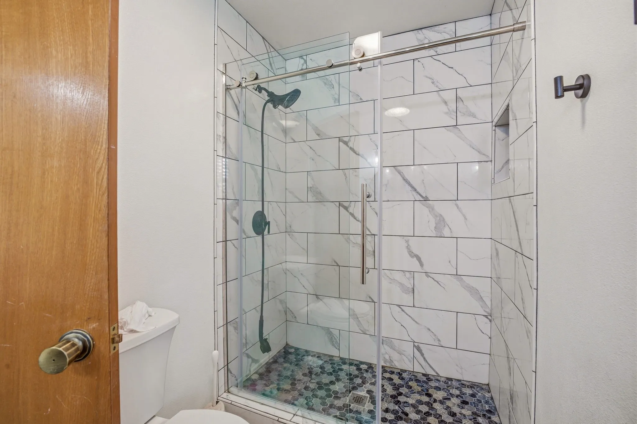 Single Family Residence For Sale in Erath County , 621 County Road 484, Stephenville, Texas 76401, 4 Bedroom, 3 Bathroom, 2 Garage spaces, 2,616 Sqft, built in 1979, Preowned, mls#21250844, Real Estate Agent in Stephenville, Homes For Sale in Erath county, Homes For Sale in Stephenville, Realtor in Stephenville Texas, Real Estate Brokerage Independent Realty Texas, Luminita Cordes Realtor