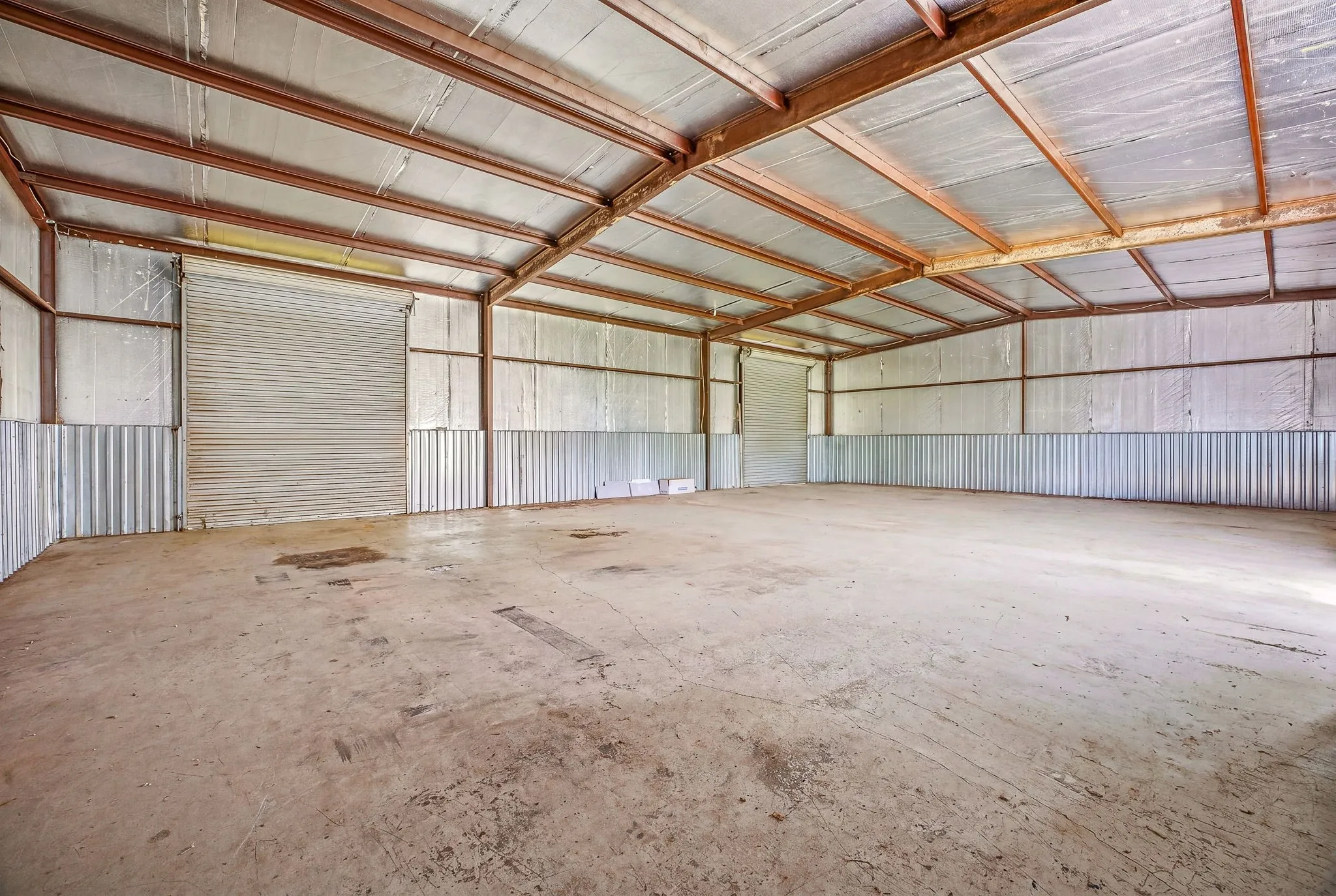 Single Family Residence For Sale in Erath County , 621 County Road 484, Stephenville, Texas 76401, 4 Bedroom, 3 Bathroom, 2 Garage spaces, 2,616 Sqft, built in 1979, Preowned, mls#21250844, Real Estate Agent in Stephenville, Homes For Sale in Erath county, Homes For Sale in Stephenville, Realtor in Stephenville Texas, Real Estate Brokerage Independent Realty Texas, Luminita Cordes Realtor