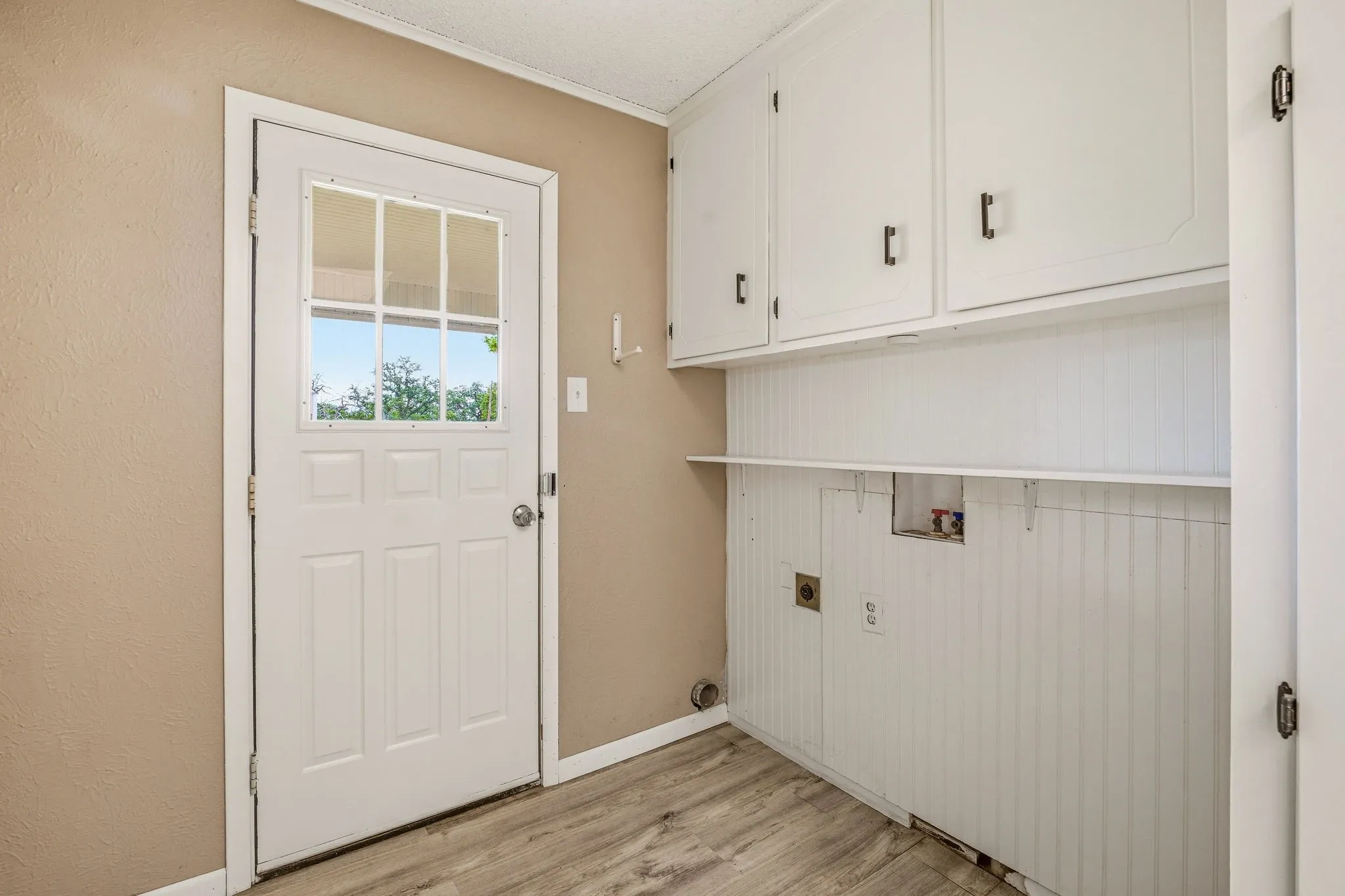 Single Family Residence For Sale in Erath County , 621 County Road 484, Stephenville, Texas 76401, 4 Bedroom, 3 Bathroom, 2 Garage spaces, 2,616 Sqft, built in 1979, Preowned, mls#21250844, Real Estate Agent in Stephenville, Homes For Sale in Erath county, Homes For Sale in Stephenville, Realtor in Stephenville Texas, Real Estate Brokerage Independent Realty Texas, Luminita Cordes Realtor