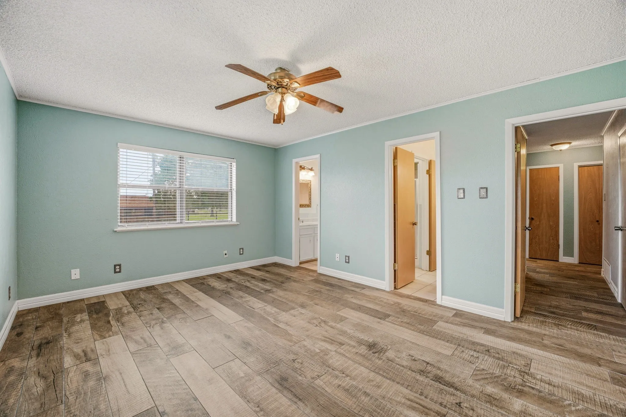 Single Family Residence For Sale in Erath County , 621 County Road 484, Stephenville, Texas 76401, 4 Bedroom, 3 Bathroom, 2 Garage spaces, 2,616 Sqft, built in 1979, Preowned, mls#21250844, Real Estate Agent in Stephenville, Homes For Sale in Erath county, Homes For Sale in Stephenville, Realtor in Stephenville Texas, Real Estate Brokerage Independent Realty Texas, Luminita Cordes Realtor