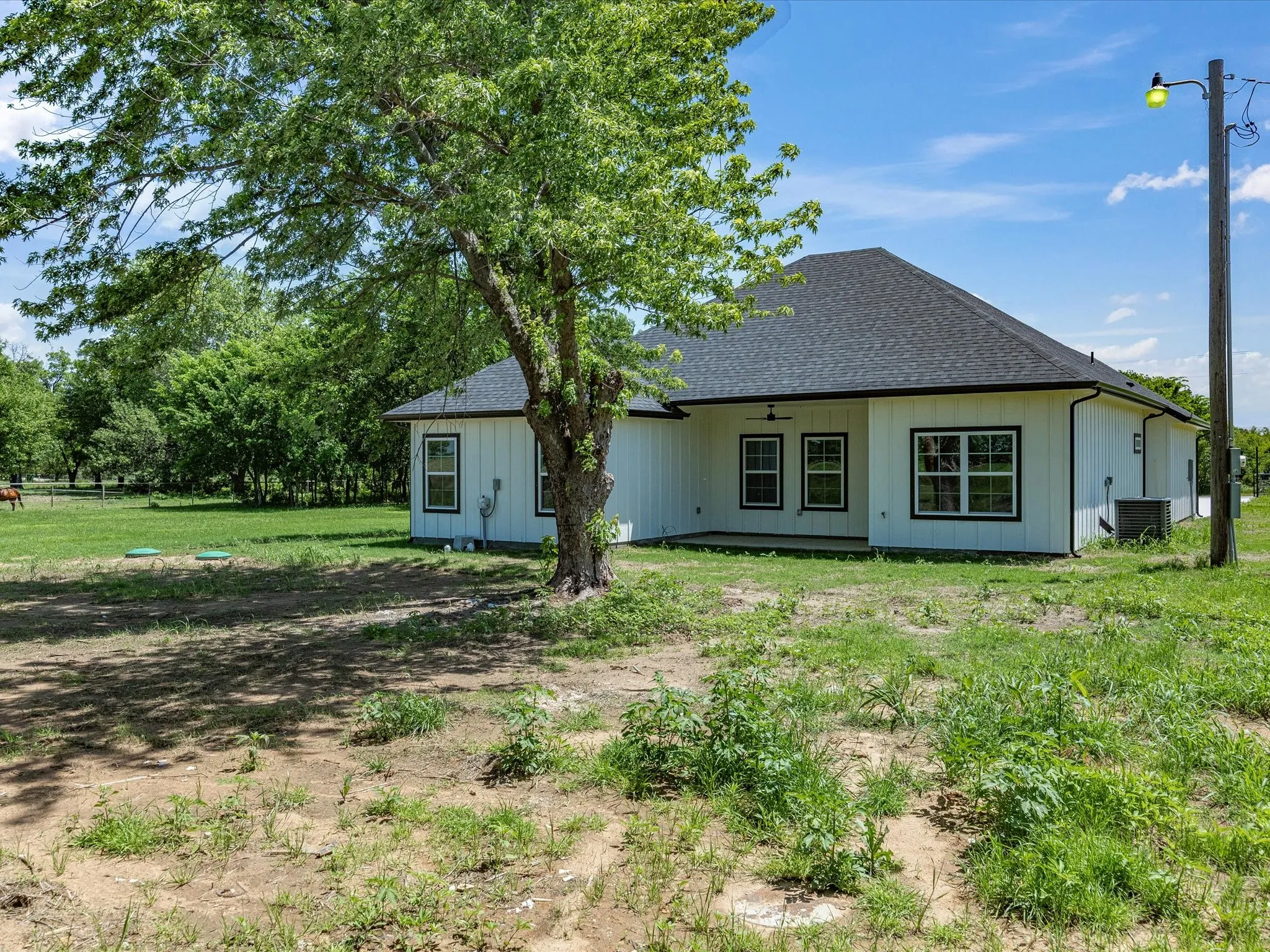 Single Family Residence For Sale in Montague County , 1569 Well Service Road, Bowie, Texas 76230, 3 Bedrooms, 2 Bathrooms, 2 Garage spaces, 1,533 Sqft, built in 2026, New Construction - Complete, Price $545,000, mls#21217722, Real Estate Agent in Bowie, Homes For Sale in Montague county, Homes For Sale in Bowie, Realtor in Bowie Texas, Real Estate Brokerage Independent Realty Texas, Luminita Cordes Realtor
