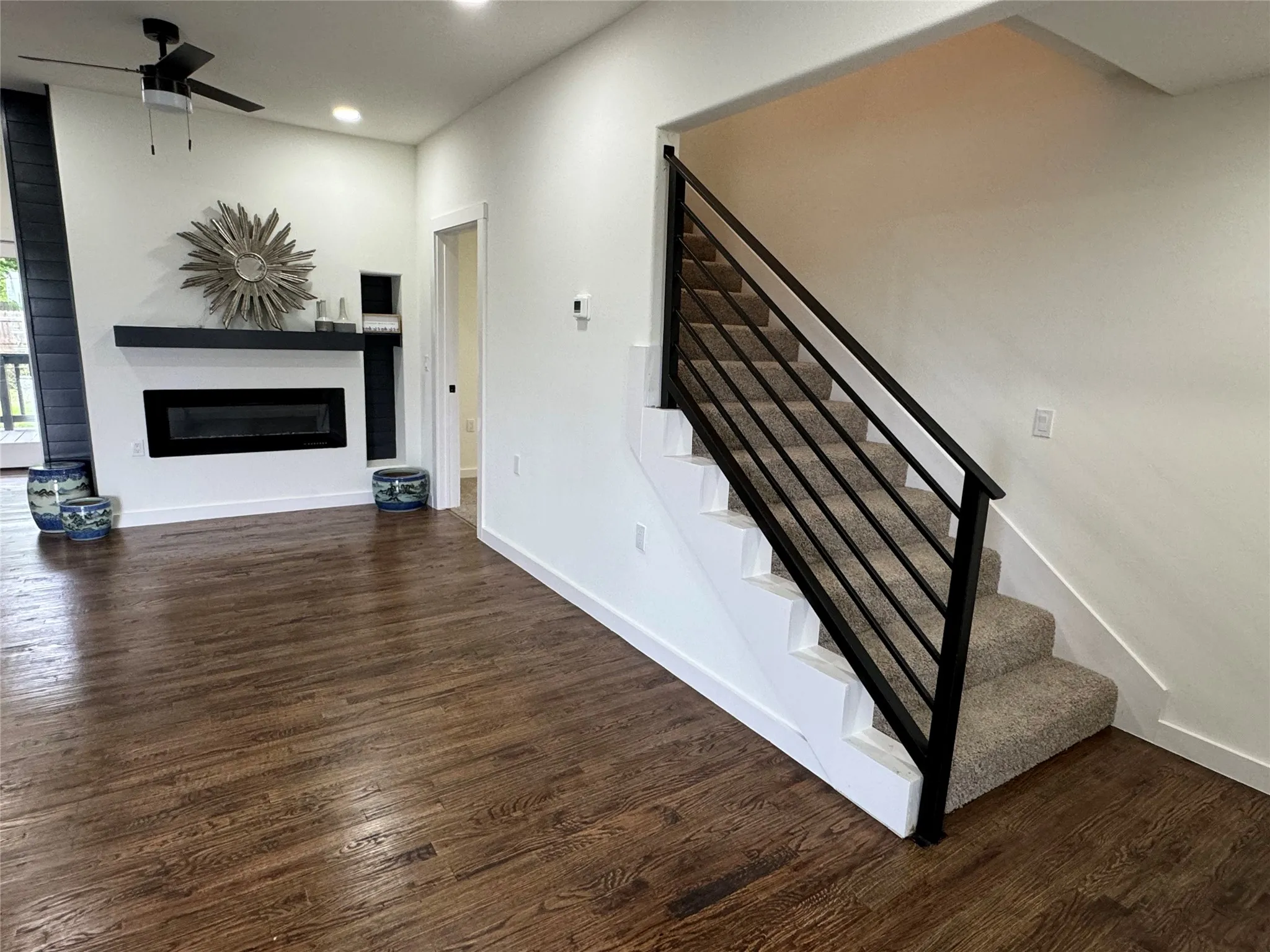 Single Family Residence For Sale in Grayson County , 513 W South Street, Whitesboro, Texas 76273, 3 Bedroom, 2 Bathroom, Garage spaces, 1,929 Sqft, built in 1940, Preowned, mls#21247191, Real Estate Agent in Whitesboro, Homes For Sale in Grayson county, Homes For Sale in Whitesboro, Realtor in Whitesboro Texas, Real Estate Brokerage Independent Realty Texas, Luminita Cordes Realtor