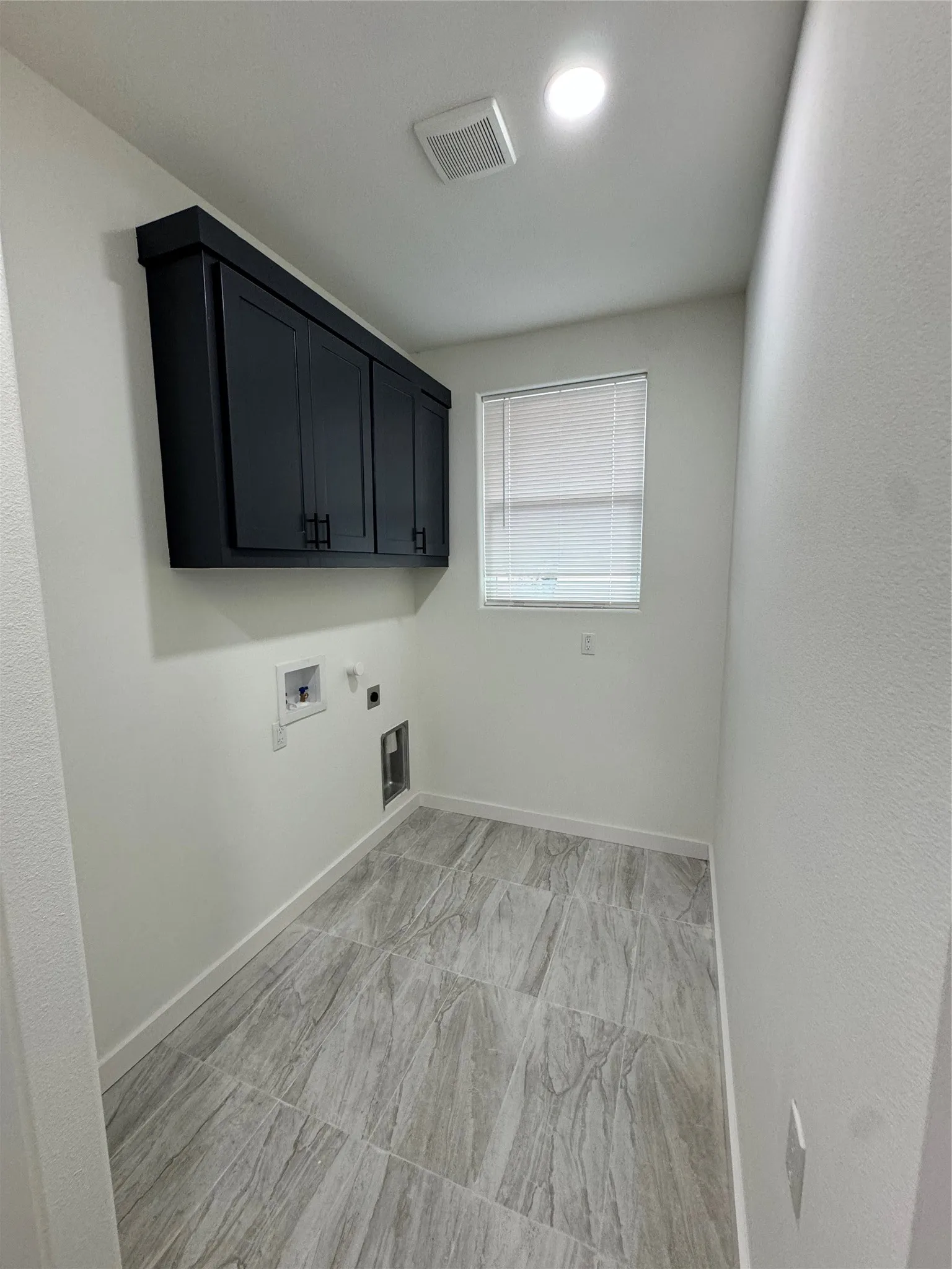 Single Family Residence For Sale in Grayson County , 513 W South Street, Whitesboro, Texas 76273, 3 Bedroom, 2 Bathroom, Garage spaces, 1,929 Sqft, built in 1940, Preowned, mls#21247191, Real Estate Agent in Whitesboro, Homes For Sale in Grayson county, Homes For Sale in Whitesboro, Realtor in Whitesboro Texas, Real Estate Brokerage Independent Realty Texas, Luminita Cordes Realtor