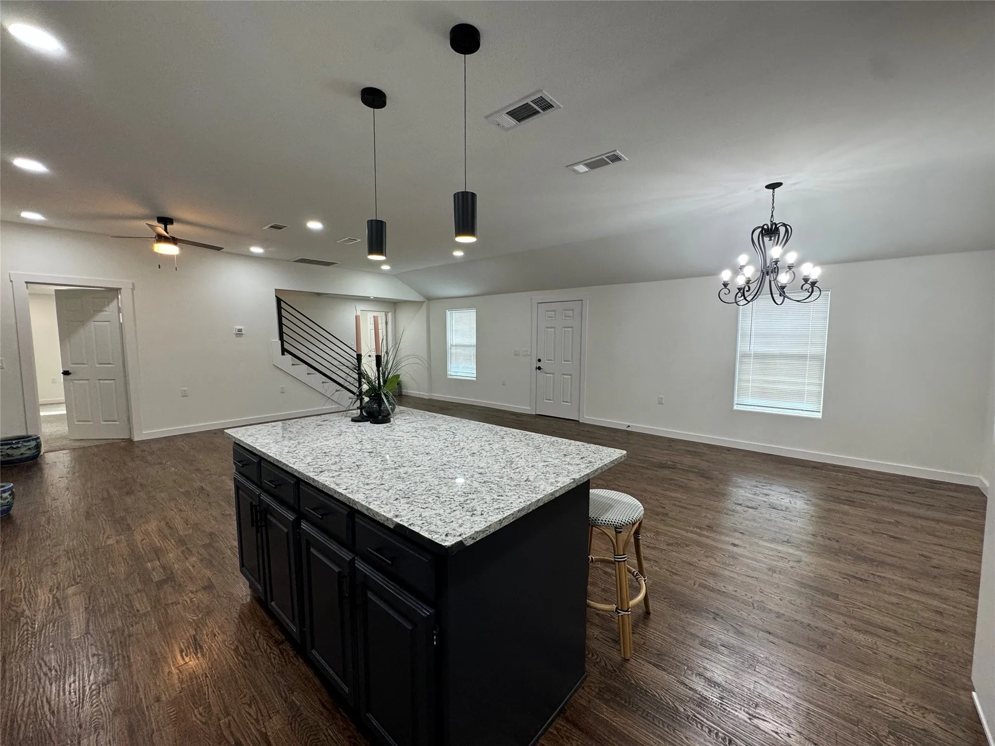 Single Family Residence For Sale in Grayson County , 513 W South Street, Whitesboro, Texas 76273, 3 Bedroom, 2 Bathroom, Garage spaces, 1,929 Sqft, built in 1940, Preowned, mls#21247191, Real Estate Agent in Whitesboro, Homes For Sale in Grayson county, Homes For Sale in Whitesboro, Realtor in Whitesboro Texas, Real Estate Brokerage Independent Realty Texas, Luminita Cordes Realtor
