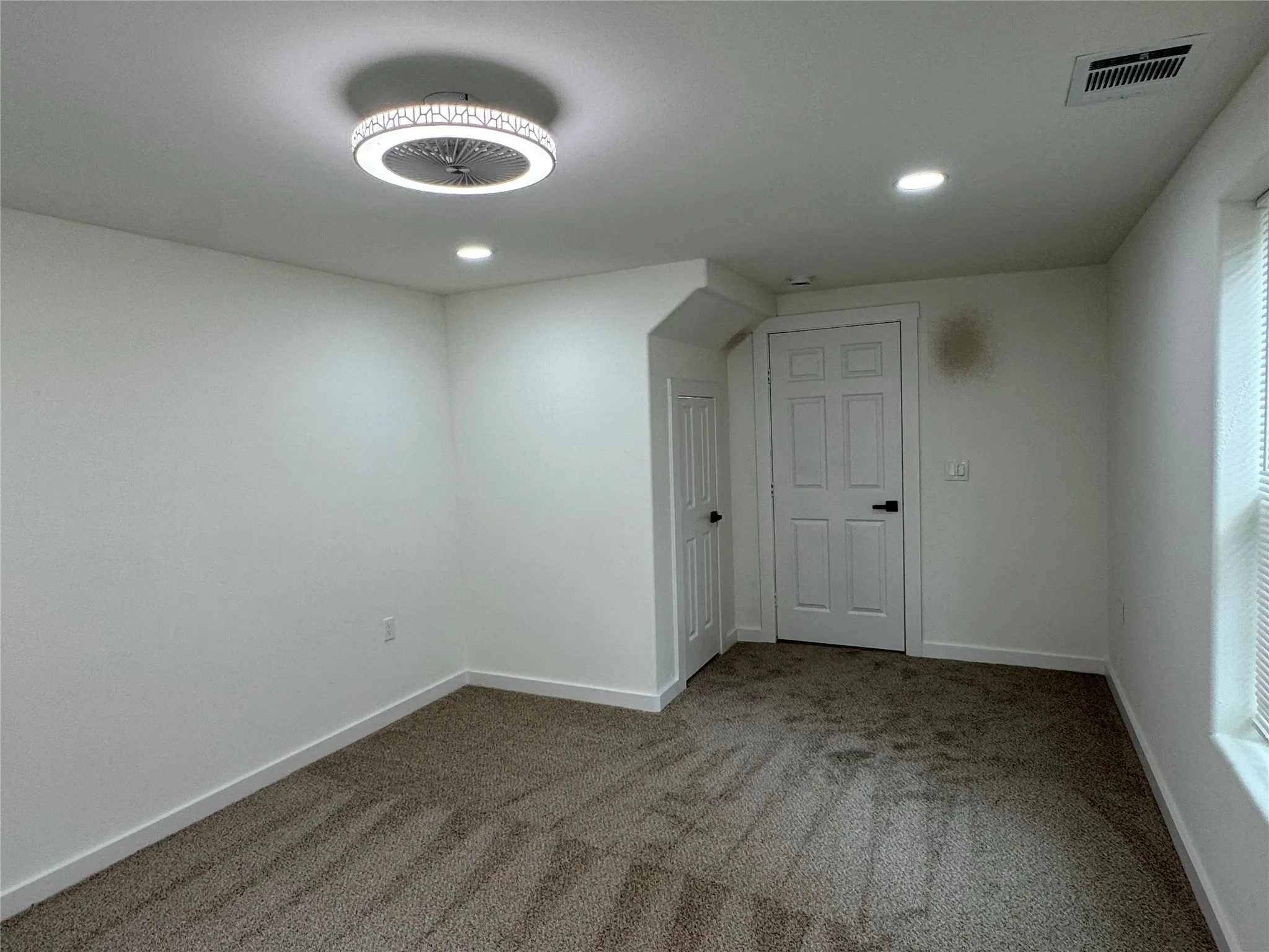 Single Family Residence For Sale in Grayson County , 513 W South Street, Whitesboro, Texas 76273, 3 Bedroom, 2 Bathroom, Garage spaces, 1,929 Sqft, built in 1940, Preowned, mls#21247191, Real Estate Agent in Whitesboro, Homes For Sale in Grayson county, Homes For Sale in Whitesboro, Realtor in Whitesboro Texas, Real Estate Brokerage Independent Realty Texas, Luminita Cordes Realtor