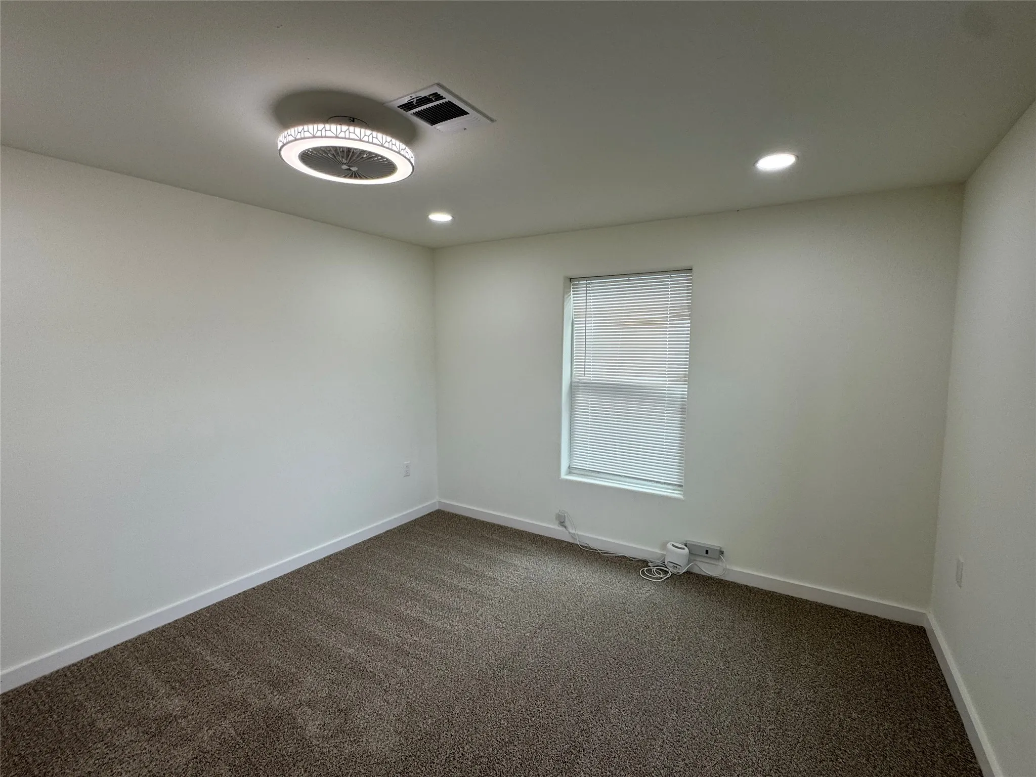 Single Family Residence For Sale in Grayson County , 513 W South Street, Whitesboro, Texas 76273, 3 Bedroom, 2 Bathroom, Garage spaces, 1,929 Sqft, built in 1940, Preowned, mls#21247191, Real Estate Agent in Whitesboro, Homes For Sale in Grayson county, Homes For Sale in Whitesboro, Realtor in Whitesboro Texas, Real Estate Brokerage Independent Realty Texas, Luminita Cordes Realtor