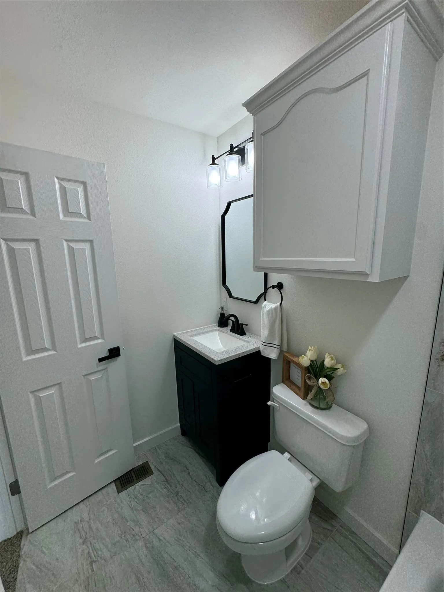 Single Family Residence For Sale in Grayson County , 513 W South Street, Whitesboro, Texas 76273, 3 Bedroom, 2 Bathroom, Garage spaces, 1,929 Sqft, built in 1940, Preowned, mls#21247191, Real Estate Agent in Whitesboro, Homes For Sale in Grayson county, Homes For Sale in Whitesboro, Realtor in Whitesboro Texas, Real Estate Brokerage Independent Realty Texas, Luminita Cordes Realtor