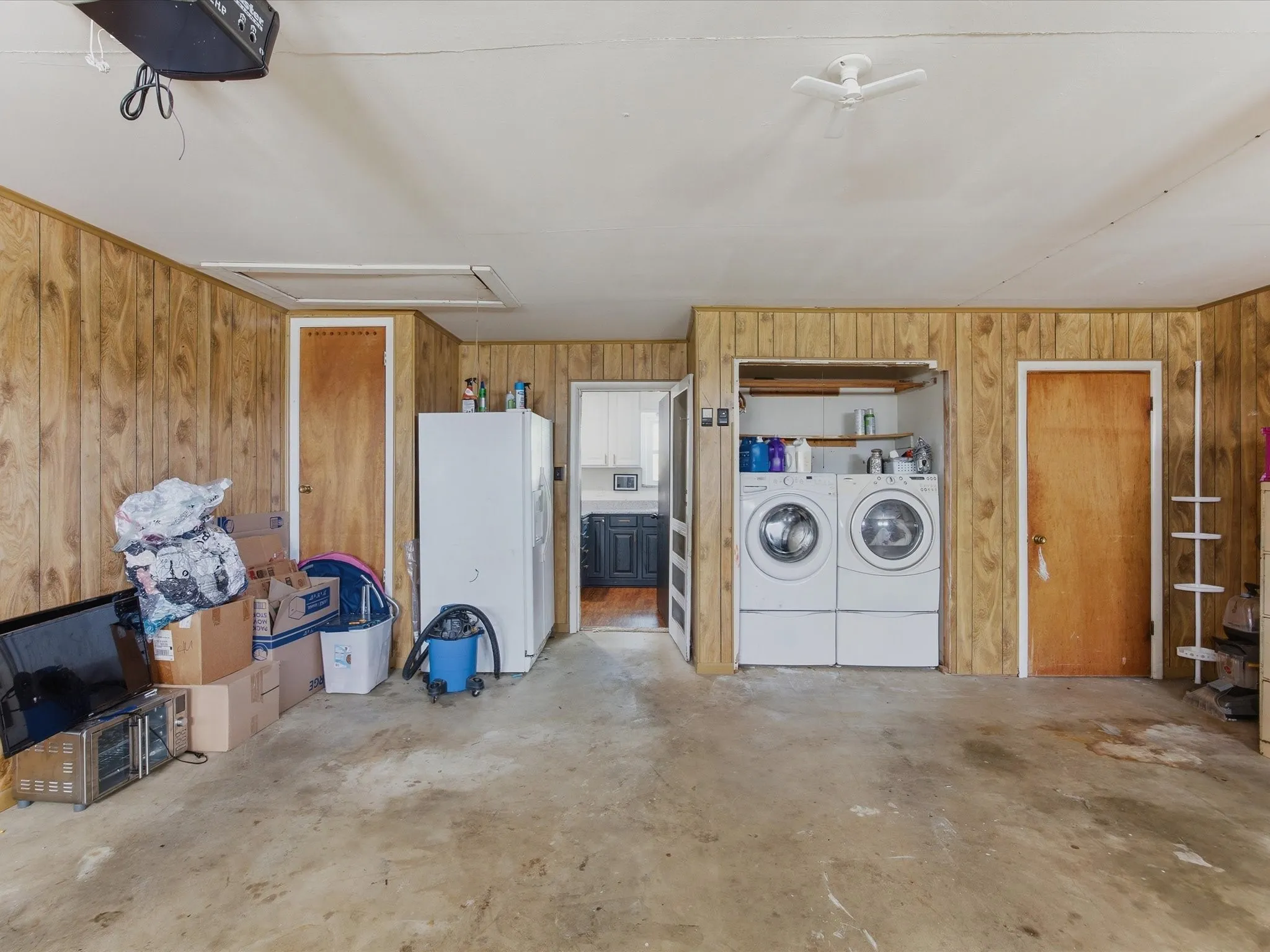 Single Family Residence For Sale in Montague County , 1312 Rock Street, Bowie, Texas 76230, 3 Bedrooms, 2 Bathrooms, 2 Garage spaces, 1,386 Sqft, built in 1967, Preowned, Price $235,000, mls#21227762, Real Estate Agent in Bowie, Homes For Sale in Montague county, Homes For Sale in Bowie, Realtor in Bowie Texas, Real Estate Brokerage Independent Realty Texas, Luminita Cordes Realtor