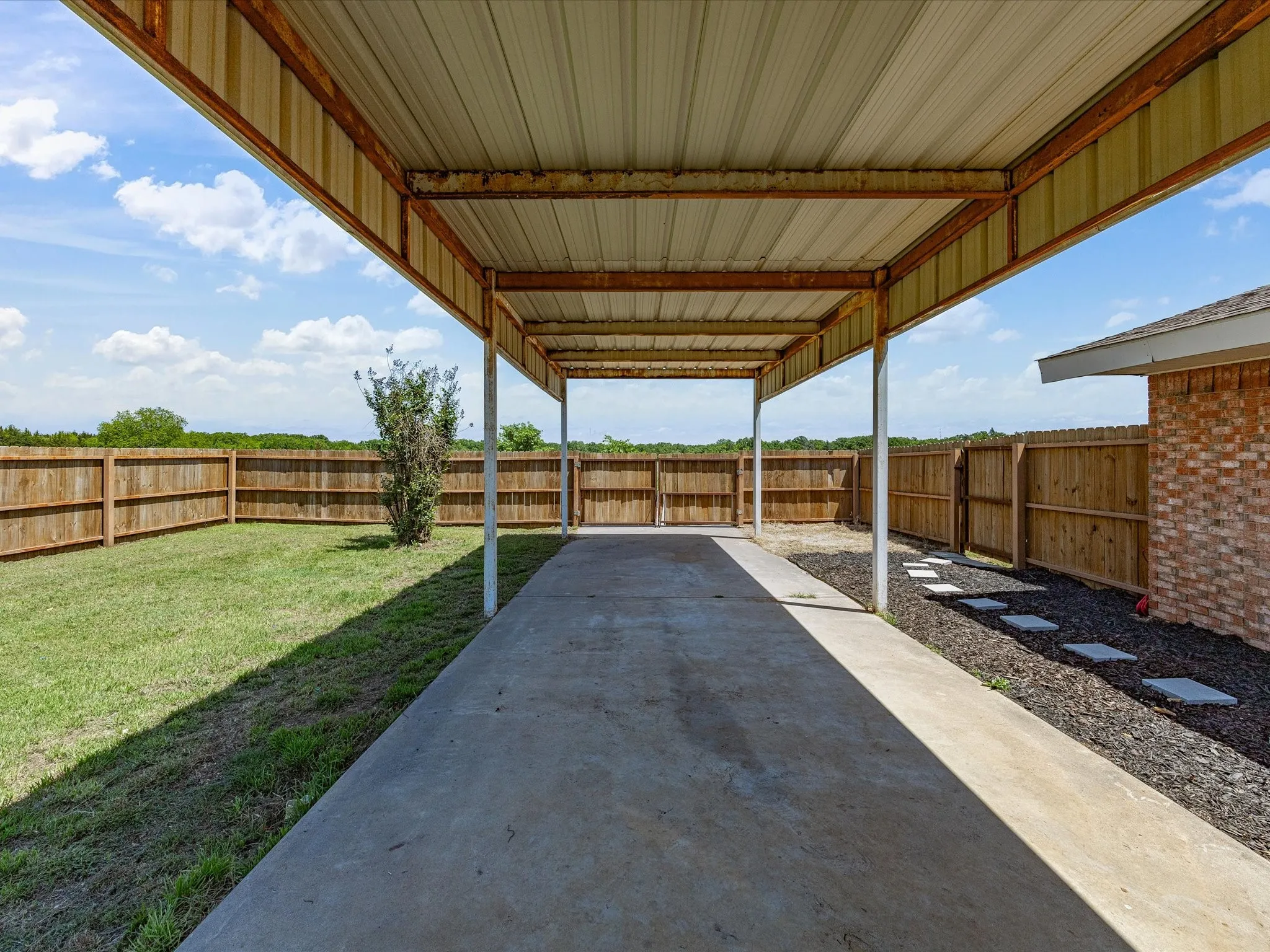 Single Family Residence For Sale in Montague County , 1312 Rock Street, Bowie, Texas 76230, 3 Bedrooms, 2 Bathrooms, 2 Garage spaces, 1,386 Sqft, built in 1967, Preowned, Price $235,000, mls#21227762, Real Estate Agent in Bowie, Homes For Sale in Montague county, Homes For Sale in Bowie, Realtor in Bowie Texas, Real Estate Brokerage Independent Realty Texas, Luminita Cordes Realtor