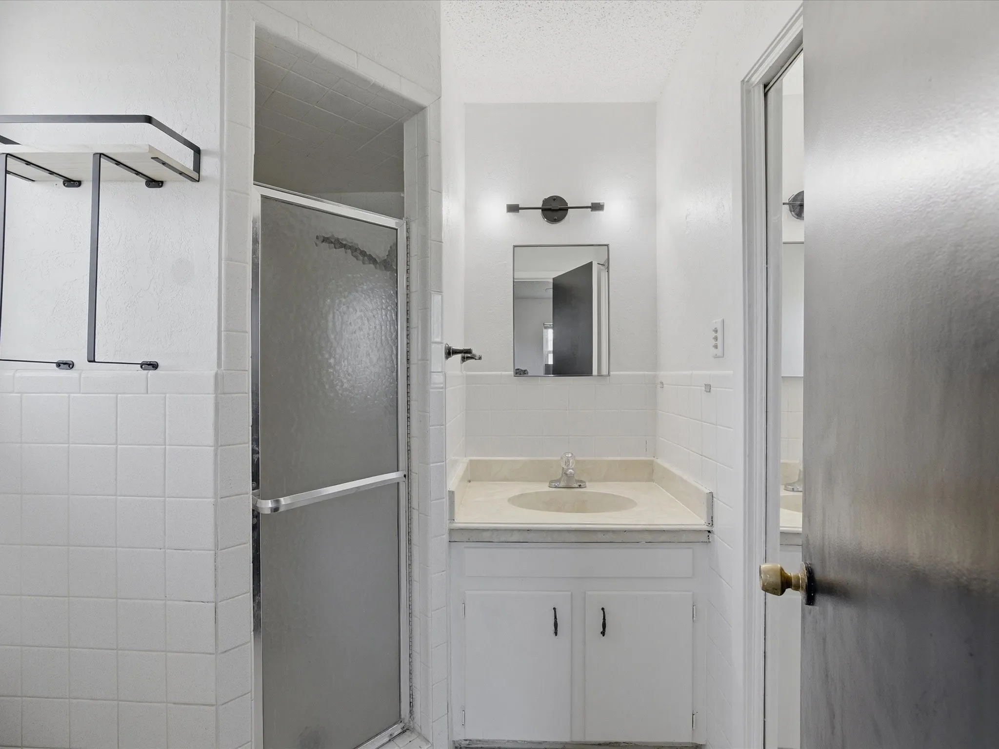 Single Family Residence For Sale in Montague County , 1312 Rock Street, Bowie, Texas 76230, 3 Bedrooms, 2 Bathrooms, 2 Garage spaces, 1,386 Sqft, built in 1967, Preowned, Price $235,000, mls#21227762, Real Estate Agent in Bowie, Homes For Sale in Montague county, Homes For Sale in Bowie, Realtor in Bowie Texas, Real Estate Brokerage Independent Realty Texas, Luminita Cordes Realtor
