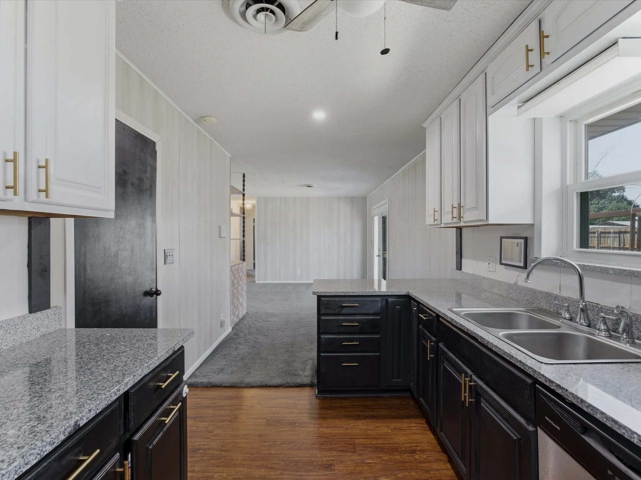 Single Family Residence For Sale in Montague County , 1312 Rock Street, Bowie, Texas 76230, 3 Bedrooms, 2 Bathrooms, 2 Garage spaces, 1,386 Sqft, built in 1967, Preowned, Price $235,000, mls#21227762, Real Estate Agent in Bowie, Homes For Sale in Montague county, Homes For Sale in Bowie, Realtor in Bowie Texas, Real Estate Brokerage Independent Realty Texas, Luminita Cordes Realtor