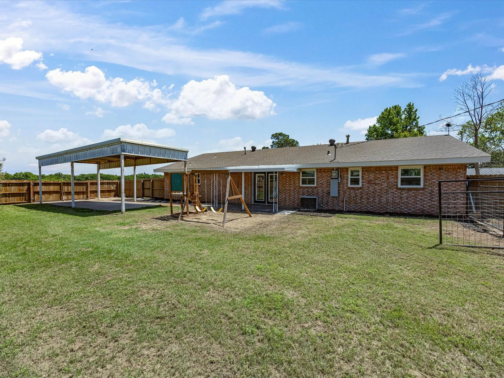 Single Family Residence For Sale in Montague County , 1312 Rock Street, Bowie, Texas 76230, 3 Bedrooms, 2 Bathrooms, 2 Garage spaces, 1,386 Sqft, built in 1967, Preowned, Price $235,000, mls#21227762, Real Estate Agent in Bowie, Homes For Sale in Montague county, Homes For Sale in Bowie, Realtor in Bowie Texas, Real Estate Brokerage Independent Realty Texas, Luminita Cordes Realtor
