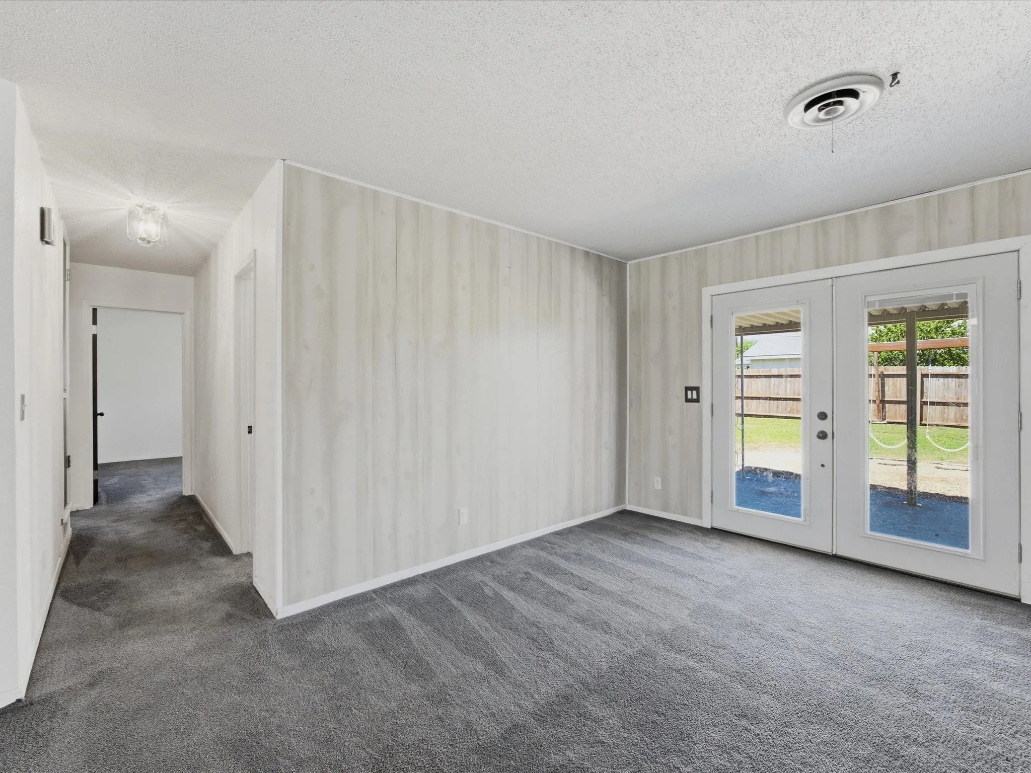 Single Family Residence For Sale in Montague County , 1312 Rock Street, Bowie, Texas 76230, 3 Bedrooms, 2 Bathrooms, 2 Garage spaces, 1,386 Sqft, built in 1967, Preowned, Price $235,000, mls#21227762, Real Estate Agent in Bowie, Homes For Sale in Montague county, Homes For Sale in Bowie, Realtor in Bowie Texas, Real Estate Brokerage Independent Realty Texas, Luminita Cordes Realtor