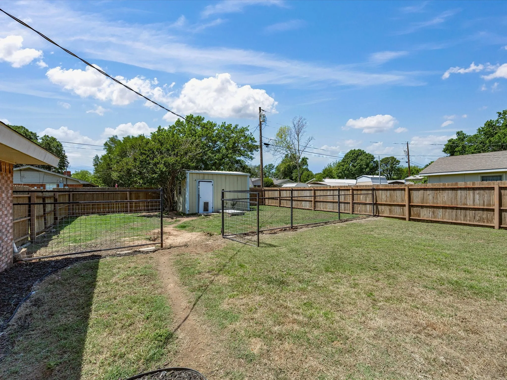 Single Family Residence For Sale in Montague County , 1312 Rock Street, Bowie, Texas 76230, 3 Bedrooms, 2 Bathrooms, 2 Garage spaces, 1,386 Sqft, built in 1967, Preowned, Price $235,000, mls#21227762, Real Estate Agent in Bowie, Homes For Sale in Montague county, Homes For Sale in Bowie, Realtor in Bowie Texas, Real Estate Brokerage Independent Realty Texas, Luminita Cordes Realtor