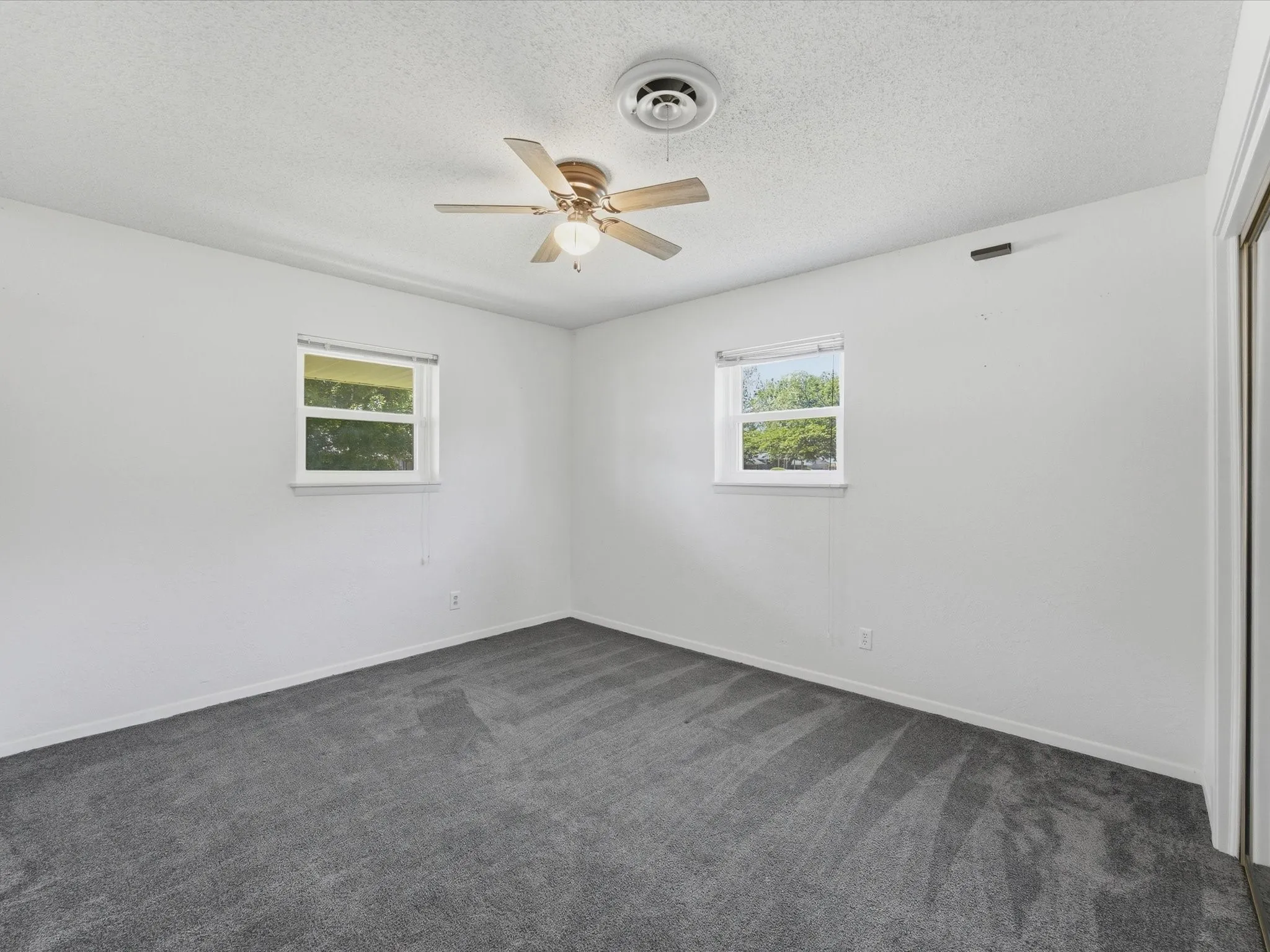 Single Family Residence For Sale in Montague County , 1312 Rock Street, Bowie, Texas 76230, 3 Bedrooms, 2 Bathrooms, 2 Garage spaces, 1,386 Sqft, built in 1967, Preowned, Price $235,000, mls#21227762, Real Estate Agent in Bowie, Homes For Sale in Montague county, Homes For Sale in Bowie, Realtor in Bowie Texas, Real Estate Brokerage Independent Realty Texas, Luminita Cordes Realtor