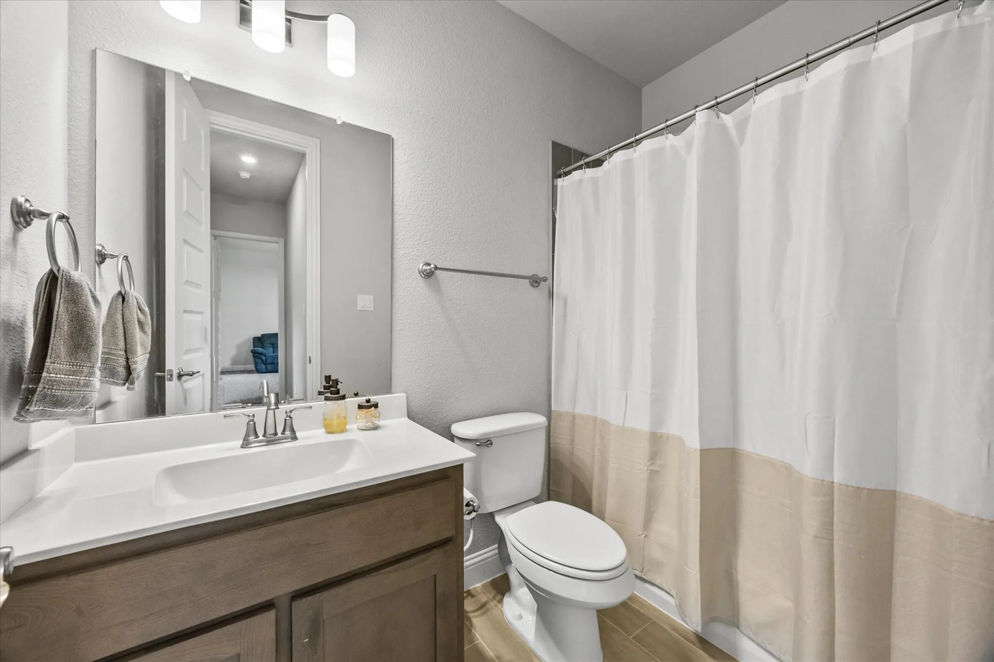GUEST BATH