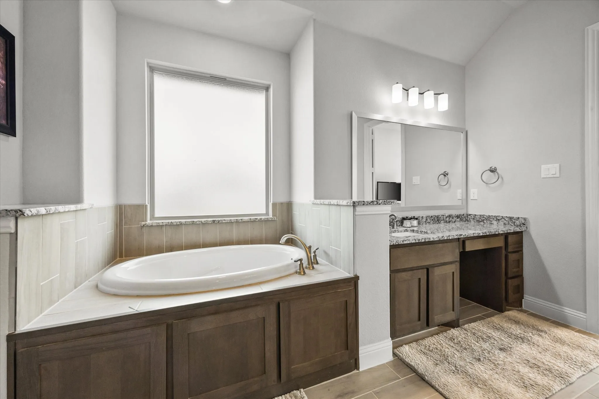 LARGE GADEN TUB