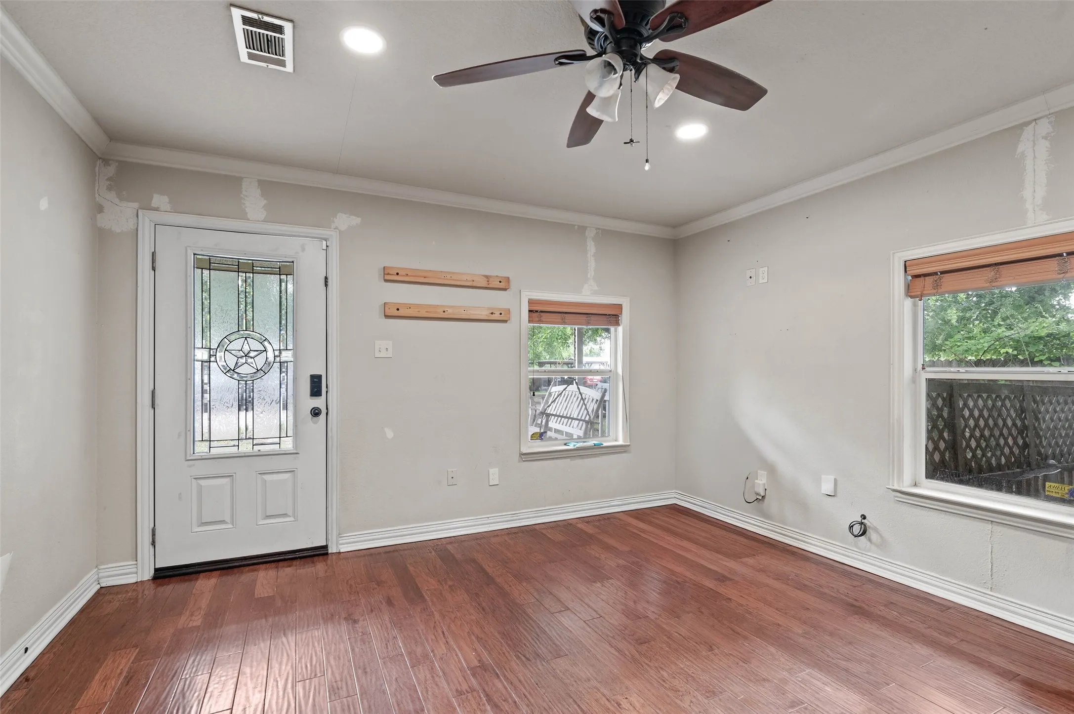 Single Family Residence For Sale in Wise County , 201 Killough Street, Newark, Texas 76071, 2 Bedroom, 2 Bathroom, Garage spaces, 1,000 Sqft, built in 1960, Price $99,900, mls#21250659, Real Estate Agent in Newark, Homes For Sale in Wise county, Homes For Sale in Newark, Realtor in Newark Texas, Real Estate Brokerage Independent Realty Texas, Luminita Cordes Realtor