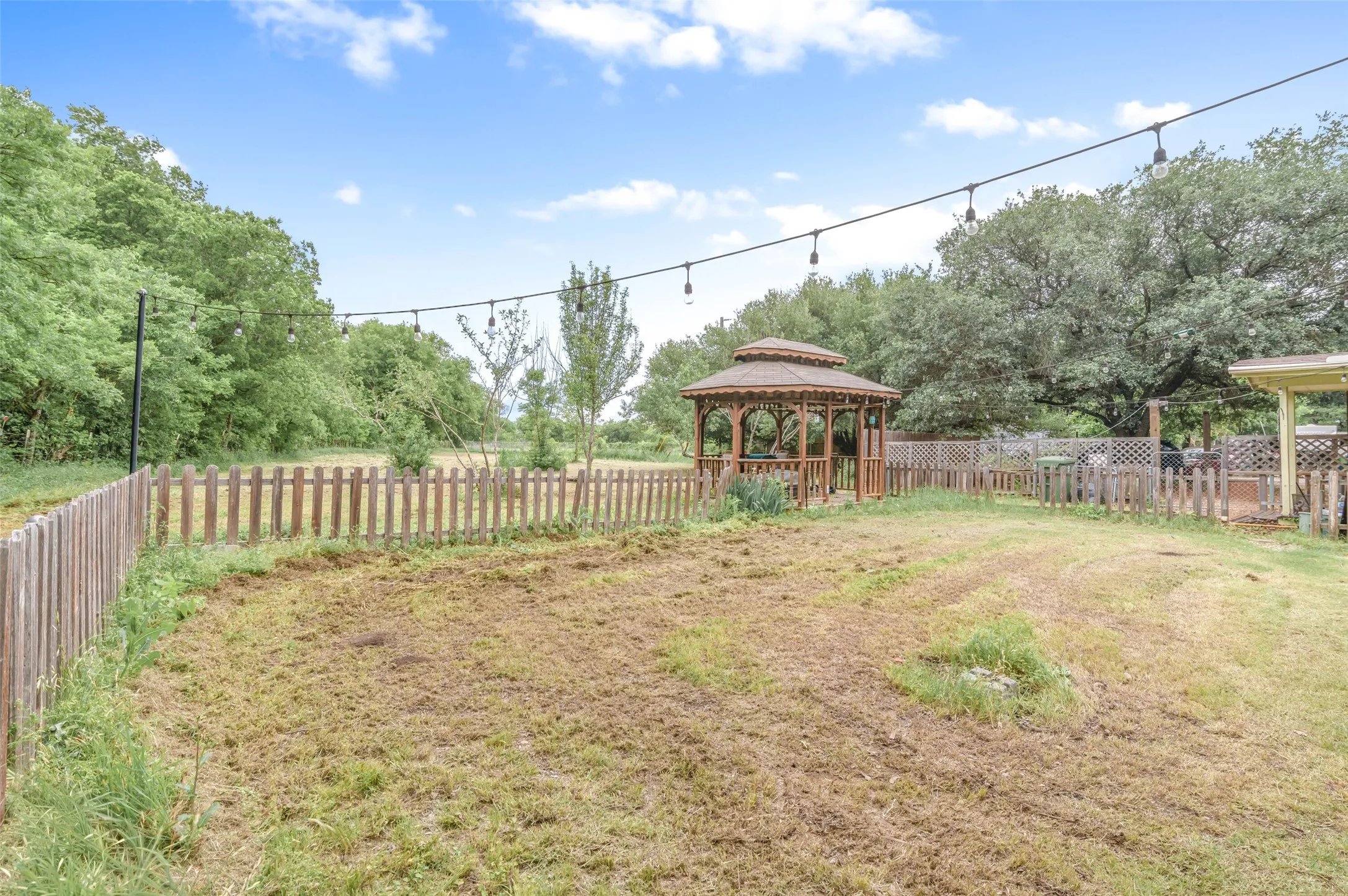 Single Family Residence For Sale in Wise County , 201 Killough Street, Newark, Texas 76071, 2 Bedroom, 2 Bathroom, Garage spaces, 1,000 Sqft, built in 1960, Price $99,900, mls#21250659, Real Estate Agent in Newark, Homes For Sale in Wise county, Homes For Sale in Newark, Realtor in Newark Texas, Real Estate Brokerage Independent Realty Texas, Luminita Cordes Realtor