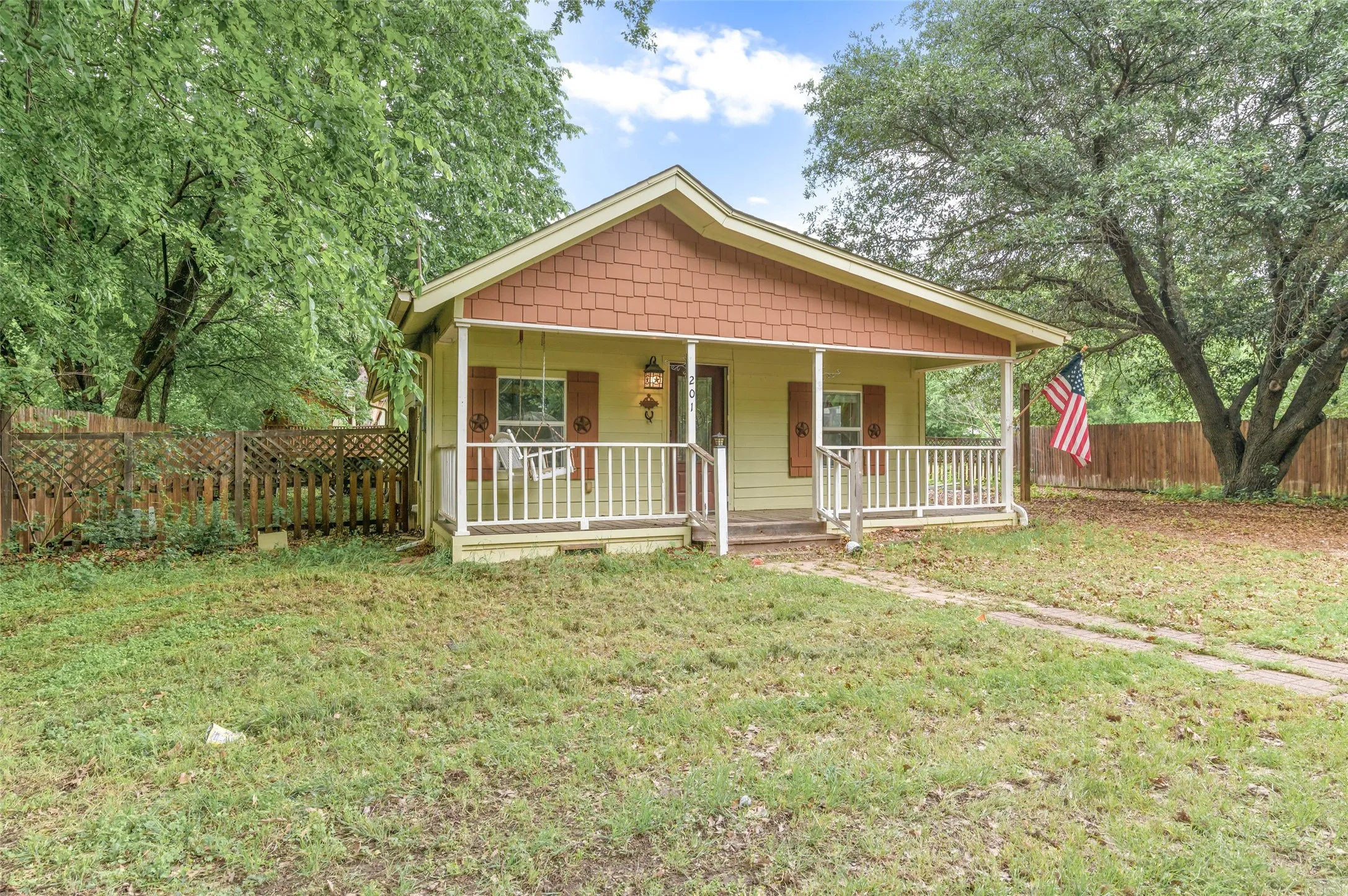 Single Family Residence For Sale in Wise County , 201 Killough Street, Newark, Texas 76071, 2 Bedroom, 2 Bathroom, Garage spaces, 1,000 Sqft, built in 1960, Price $99,900, mls#21250659, Real Estate Agent in Newark, Homes For Sale in Wise county, Homes For Sale in Newark, Realtor in Newark Texas, Real Estate Brokerage Independent Realty Texas, Luminita Cordes Realtor