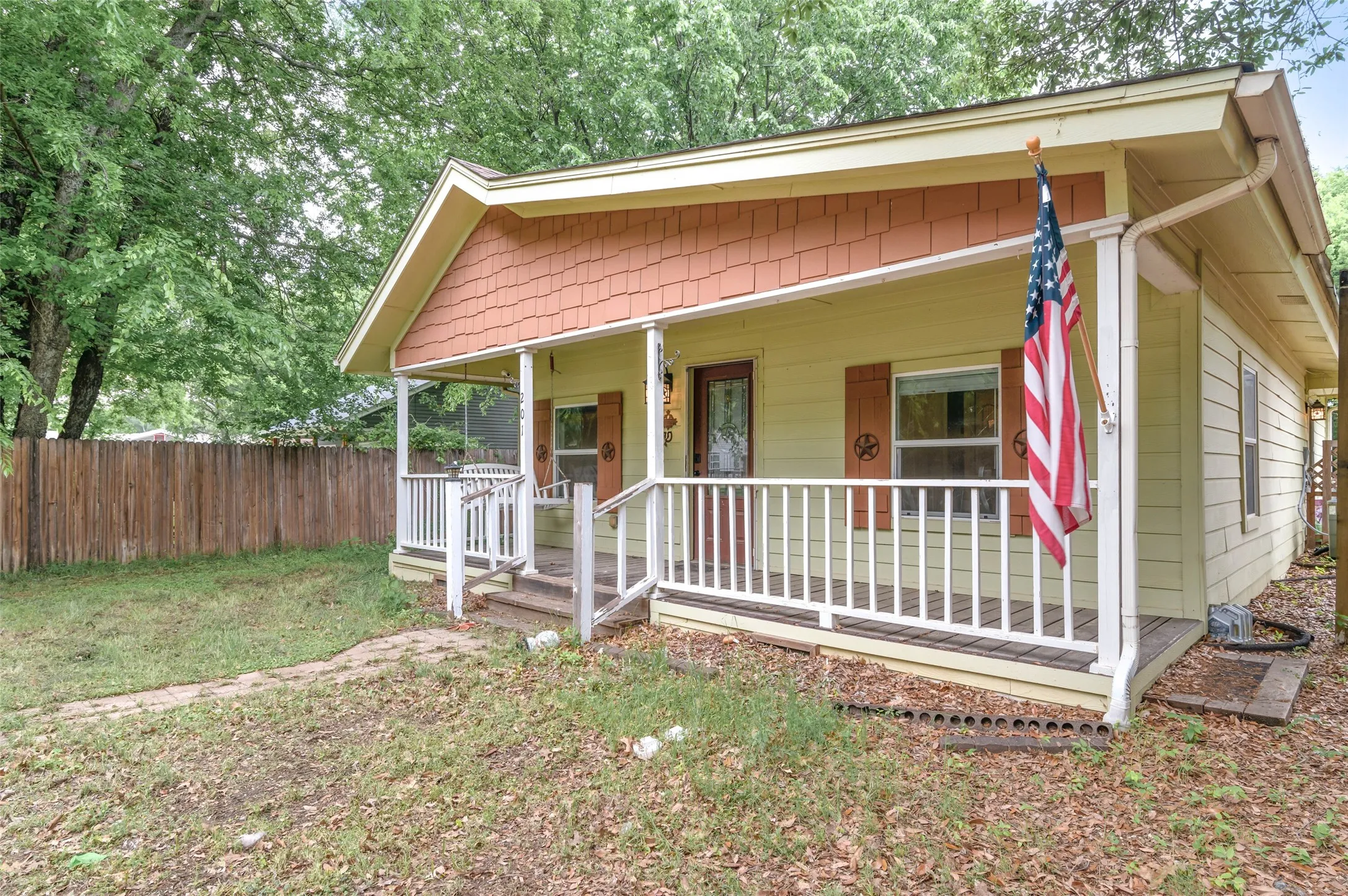 Single Family Residence For Sale in Wise County , 201 Killough Street, Newark, Texas 76071, 2 Bedroom, 2 Bathroom, Garage spaces, 1,000 Sqft, built in 1960, Price $99,900, mls#21250659, Real Estate Agent in Newark, Homes For Sale in Wise county, Homes For Sale in Newark, Realtor in Newark Texas, Real Estate Brokerage Independent Realty Texas, Luminita Cordes Realtor