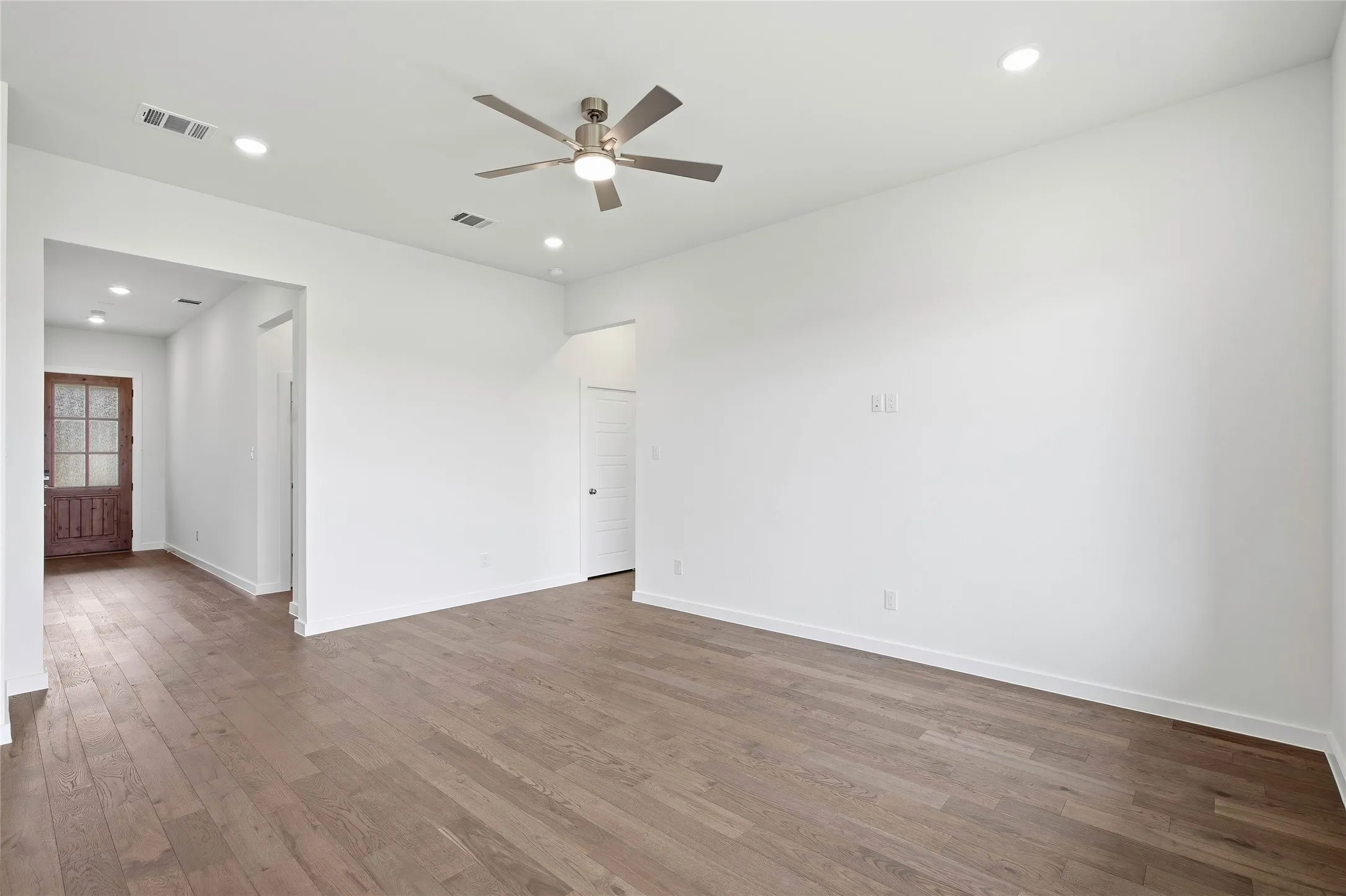 Single Family Residence For Sale in Tarrant County , 4628 Commack Drive, Fort Worth, Texas 76135, 3 Bedroom, 3 Bathroom, 2 Garage spaces, 1,787 Sqft, built in 2026, New Construction - Incomplete, mls#21250922, Real Estate Agent in Fort Worth, Homes For Sale in Tarrant county, Homes For Sale in Fort Worth, Realtor in Fort Worth Texas, Real Estate Brokerage Independent Realty Texas, Luminita Cordes Realtor
