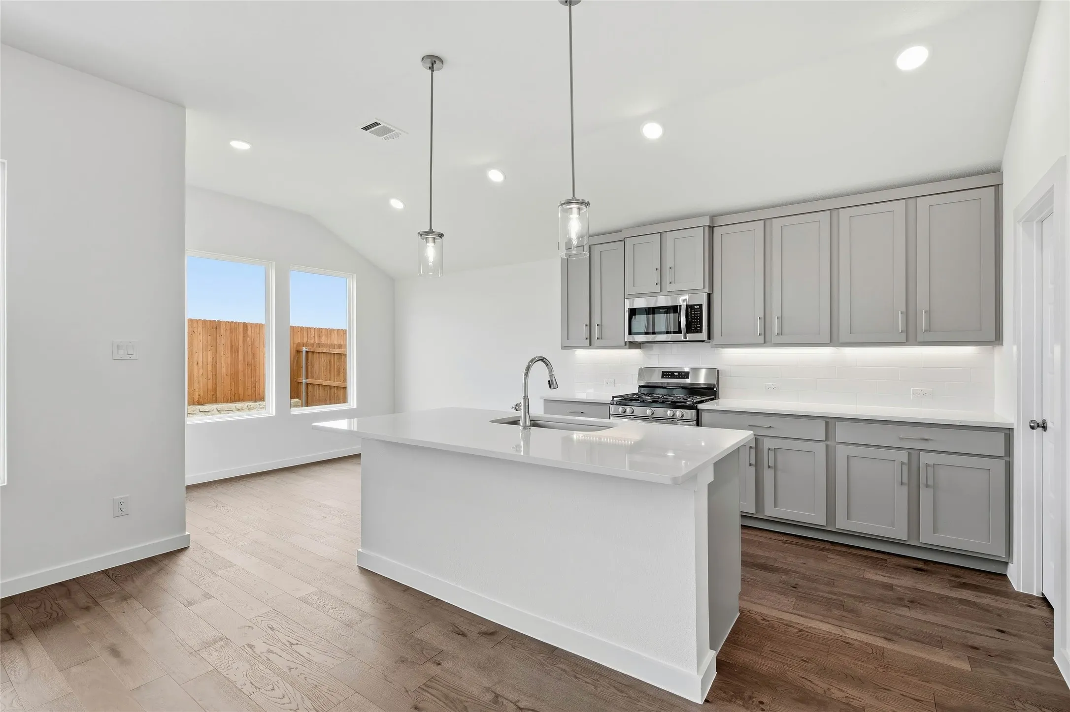 Single Family Residence For Sale in Tarrant County , 4628 Commack Drive, Fort Worth, Texas 76135, 3 Bedroom, 3 Bathroom, 2 Garage spaces, 1,787 Sqft, built in 2026, New Construction - Incomplete, mls#21250922, Real Estate Agent in Fort Worth, Homes For Sale in Tarrant county, Homes For Sale in Fort Worth, Realtor in Fort Worth Texas, Real Estate Brokerage Independent Realty Texas, Luminita Cordes Realtor