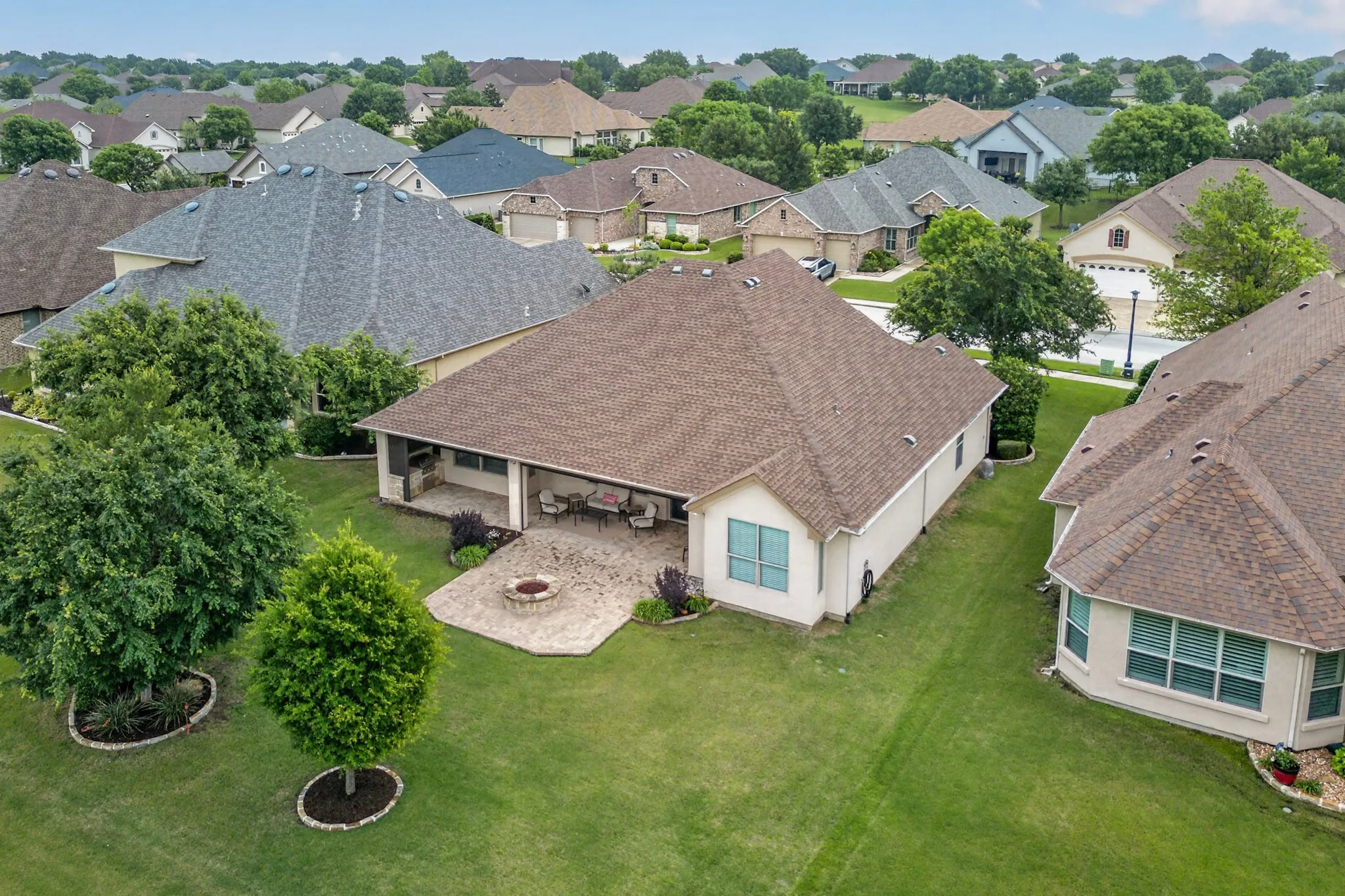 Single Family Residence For Sale in Denton County , 9524 Crestview Drive, Denton, Texas 76207, 3 Bedroom, 3 Bathroom, 3 Garage spaces, 2,377 Sqft, built in 2016, mls#21248931, Real Estate Agent in Denton, Homes For Sale in Denton county, Homes For Sale in Denton, Realtor in Denton Texas, Real Estate Brokerage Independent Realty Texas, Luminita Cordes Realtor