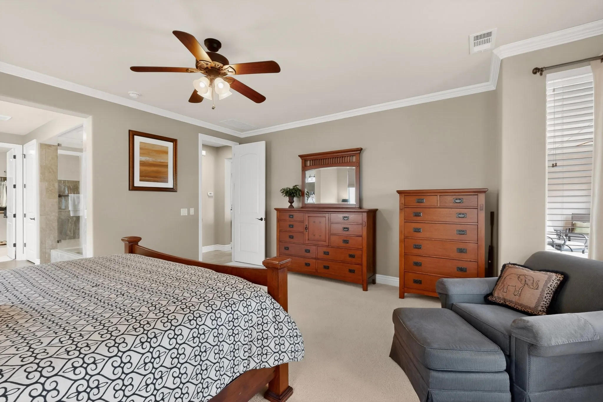 Single Family Residence For Sale in Denton County , 9524 Crestview Drive, Denton, Texas 76207, 3 Bedroom, 3 Bathroom, 3 Garage spaces, 2,377 Sqft, built in 2016, mls#21248931, Real Estate Agent in Denton, Homes For Sale in Denton county, Homes For Sale in Denton, Realtor in Denton Texas, Real Estate Brokerage Independent Realty Texas, Luminita Cordes Realtor