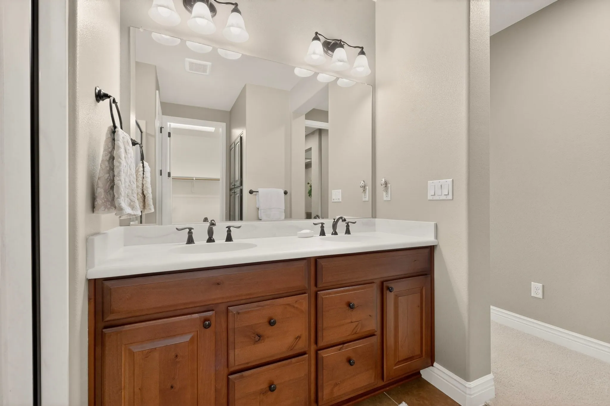 Single Family Residence For Sale in Denton County , 9524 Crestview Drive, Denton, Texas 76207, 3 Bedroom, 3 Bathroom, 3 Garage spaces, 2,377 Sqft, built in 2016, mls#21248931, Real Estate Agent in Denton, Homes For Sale in Denton county, Homes For Sale in Denton, Realtor in Denton Texas, Real Estate Brokerage Independent Realty Texas, Luminita Cordes Realtor