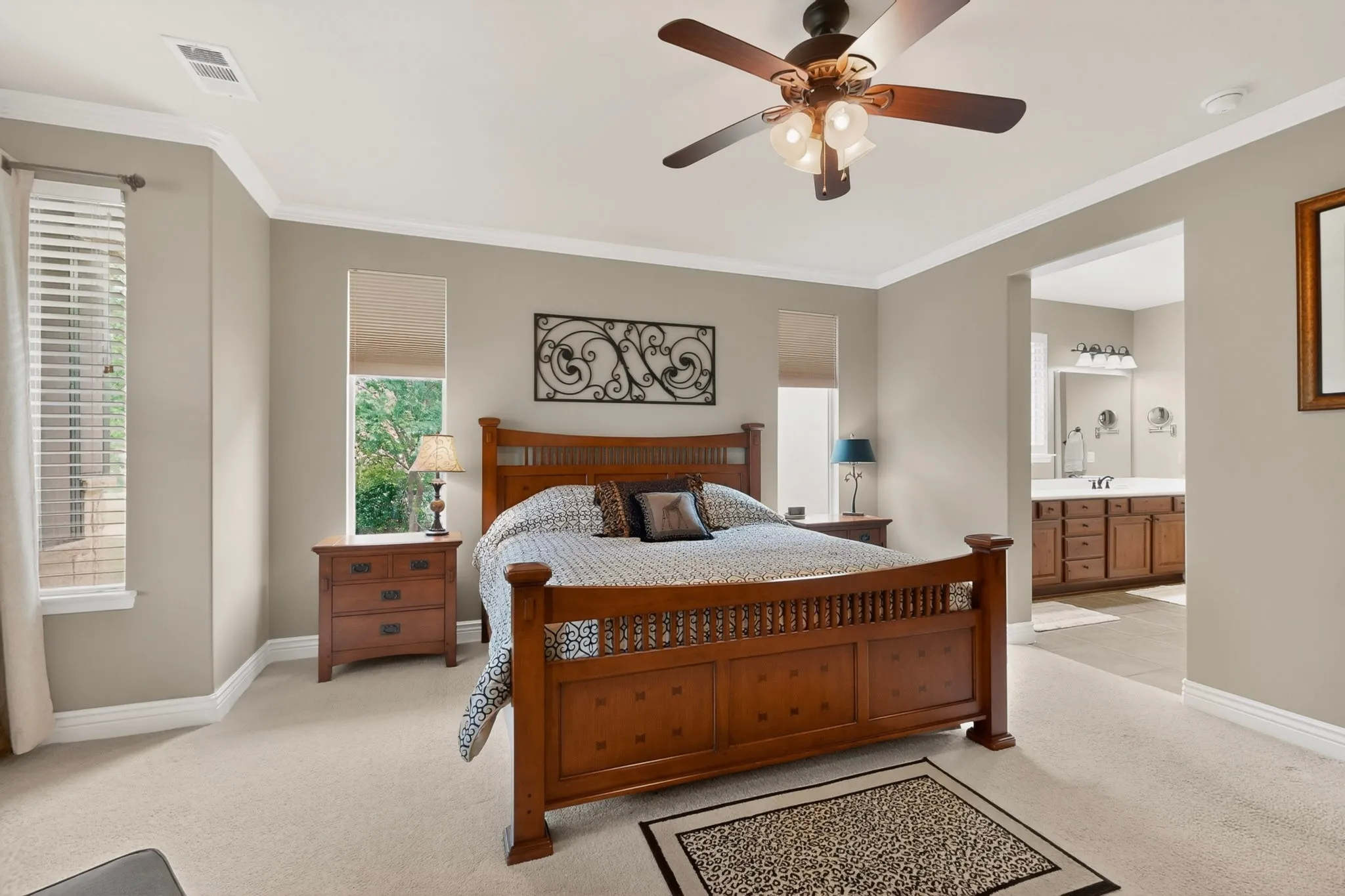 Single Family Residence For Sale in Denton County , 9524 Crestview Drive, Denton, Texas 76207, 3 Bedroom, 3 Bathroom, 3 Garage spaces, 2,377 Sqft, built in 2016, mls#21248931, Real Estate Agent in Denton, Homes For Sale in Denton county, Homes For Sale in Denton, Realtor in Denton Texas, Real Estate Brokerage Independent Realty Texas, Luminita Cordes Realtor