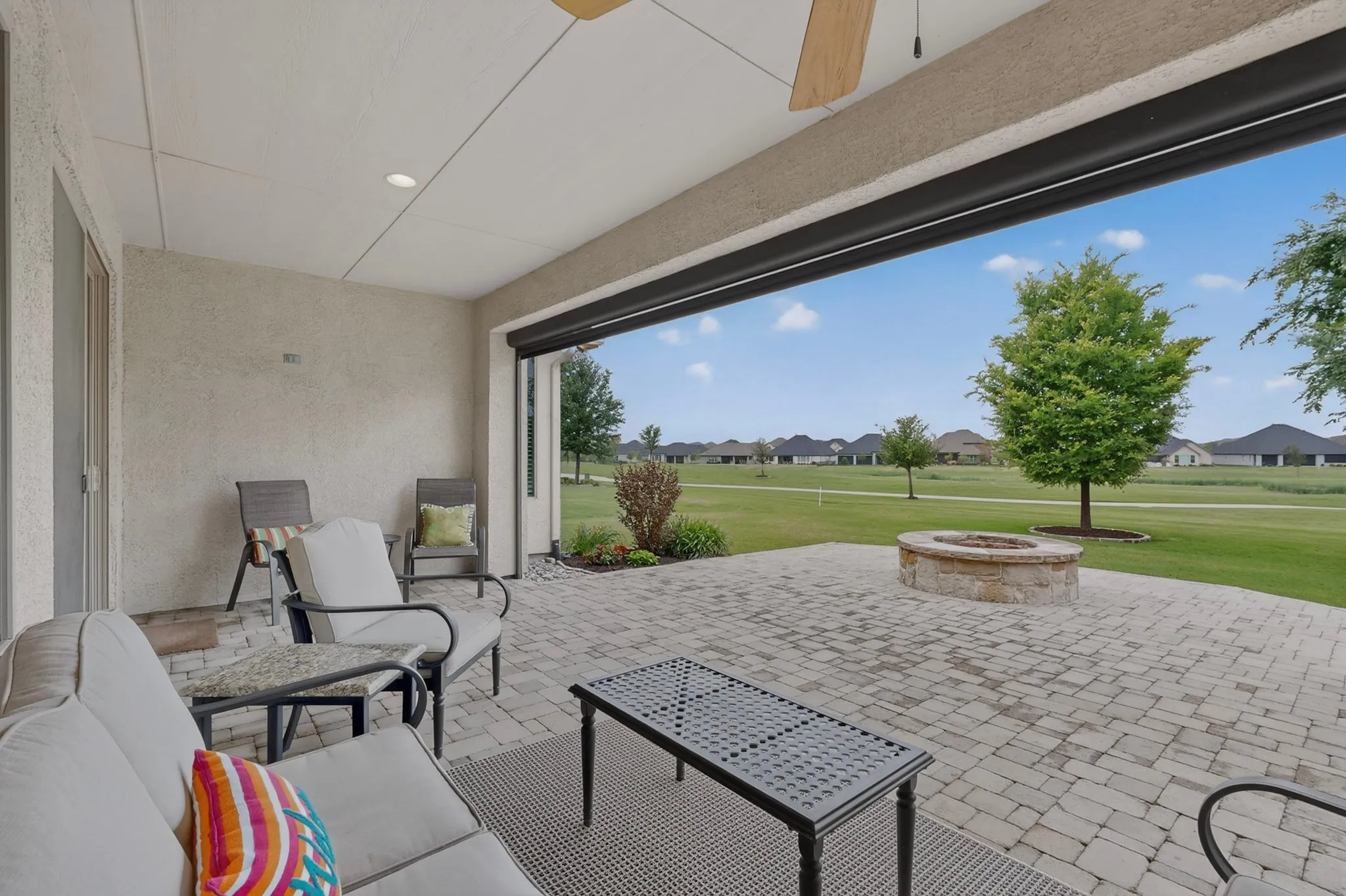 Single Family Residence For Sale in Denton County , 9524 Crestview Drive, Denton, Texas 76207, 3 Bedroom, 3 Bathroom, 3 Garage spaces, 2,377 Sqft, built in 2016, mls#21248931, Real Estate Agent in Denton, Homes For Sale in Denton county, Homes For Sale in Denton, Realtor in Denton Texas, Real Estate Brokerage Independent Realty Texas, Luminita Cordes Realtor