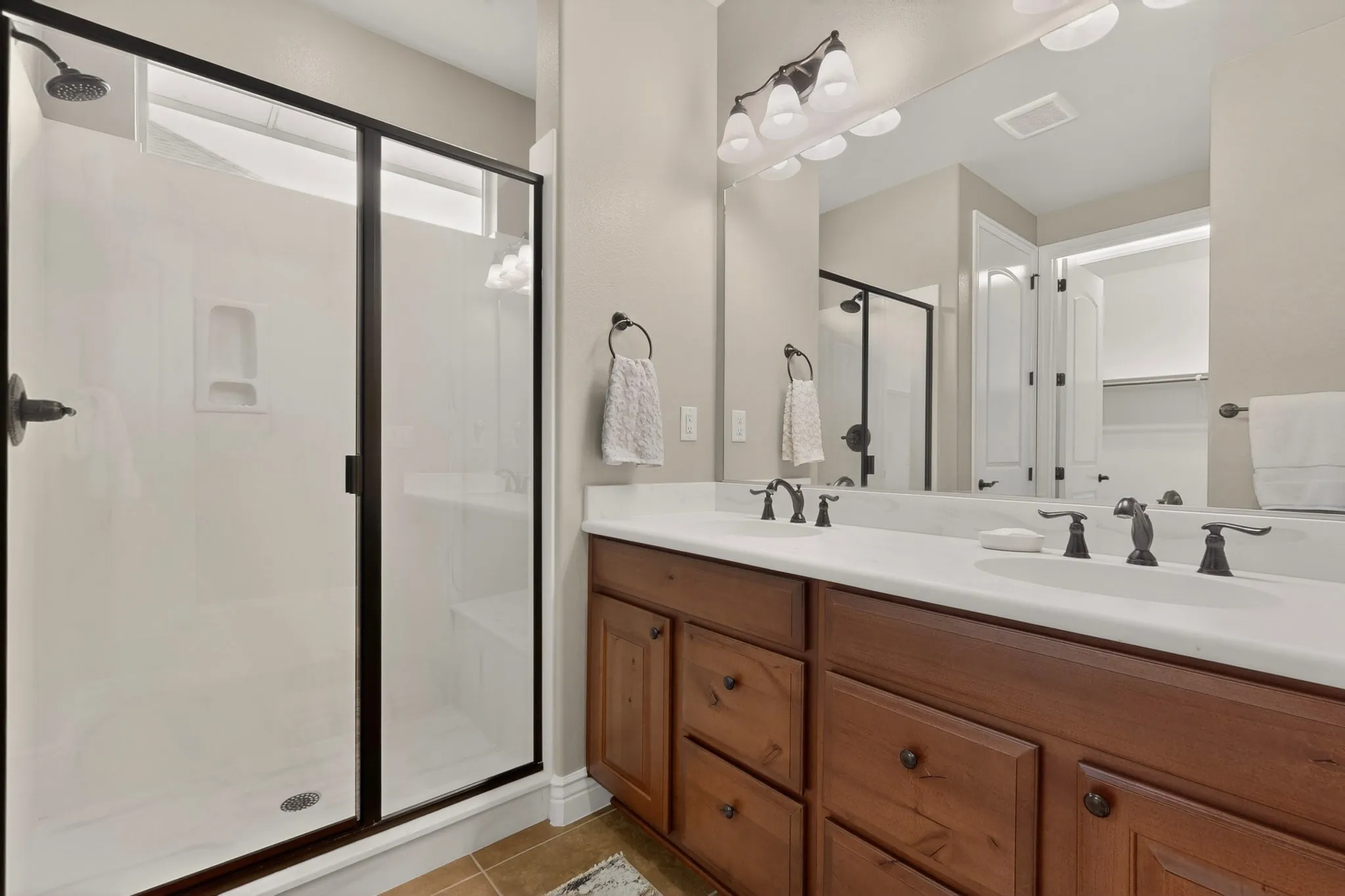 Single Family Residence For Sale in Denton County , 9524 Crestview Drive, Denton, Texas 76207, 3 Bedroom, 3 Bathroom, 3 Garage spaces, 2,377 Sqft, built in 2016, mls#21248931, Real Estate Agent in Denton, Homes For Sale in Denton county, Homes For Sale in Denton, Realtor in Denton Texas, Real Estate Brokerage Independent Realty Texas, Luminita Cordes Realtor