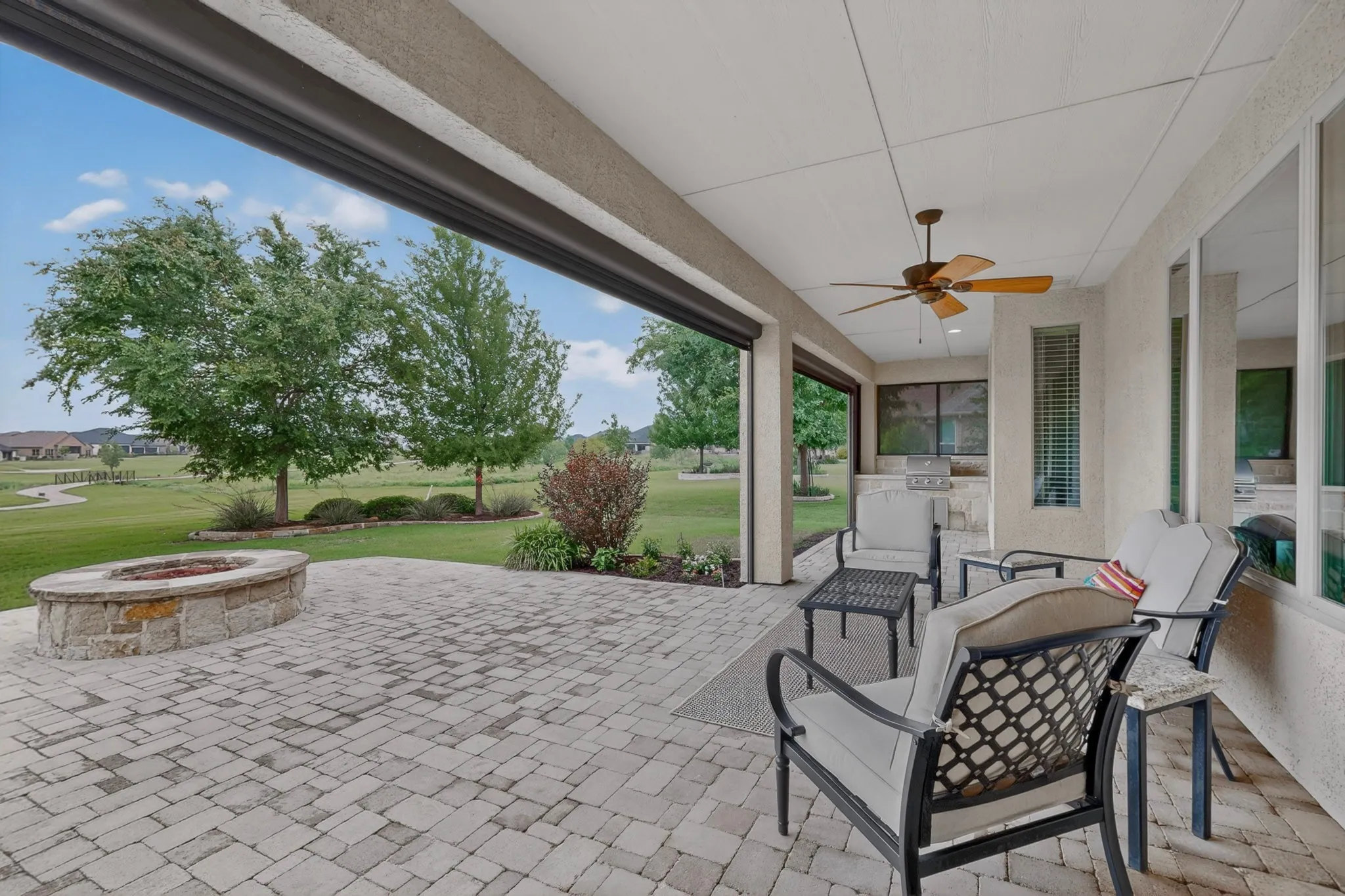 Single Family Residence For Sale in Denton County , 9524 Crestview Drive, Denton, Texas 76207, 3 Bedroom, 3 Bathroom, 3 Garage spaces, 2,377 Sqft, built in 2016, mls#21248931, Real Estate Agent in Denton, Homes For Sale in Denton county, Homes For Sale in Denton, Realtor in Denton Texas, Real Estate Brokerage Independent Realty Texas, Luminita Cordes Realtor